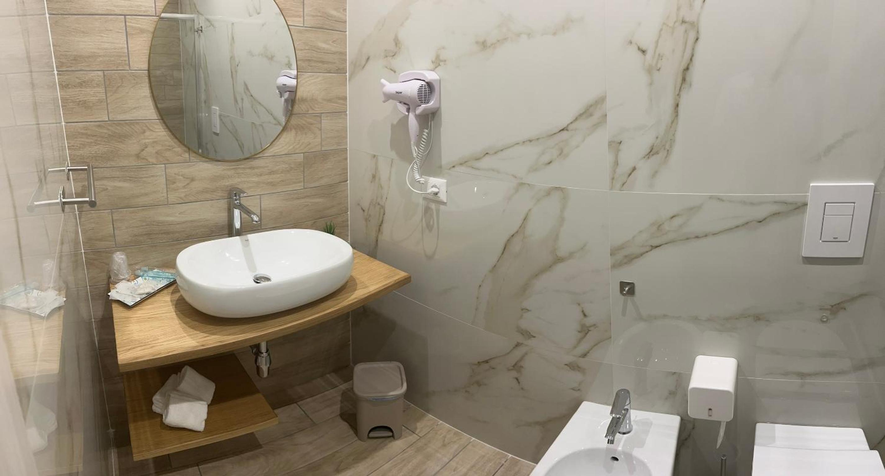 Triple Room with Private Bathroom photo 2
