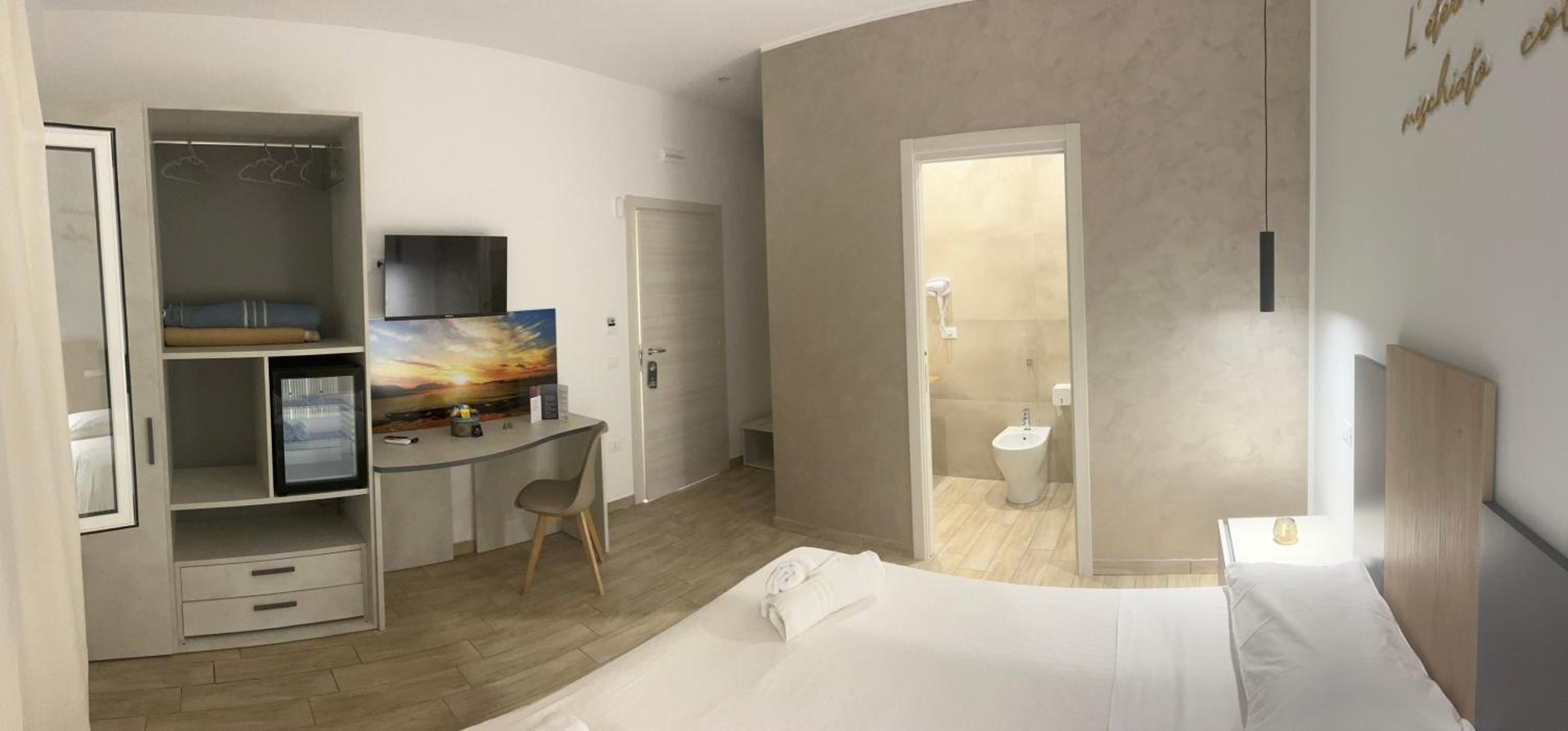 Deluxe Double Room photo 2
