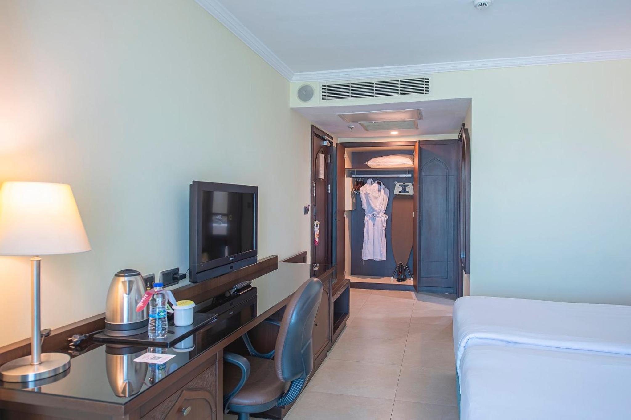 2 Single Beds Standard Sea Front