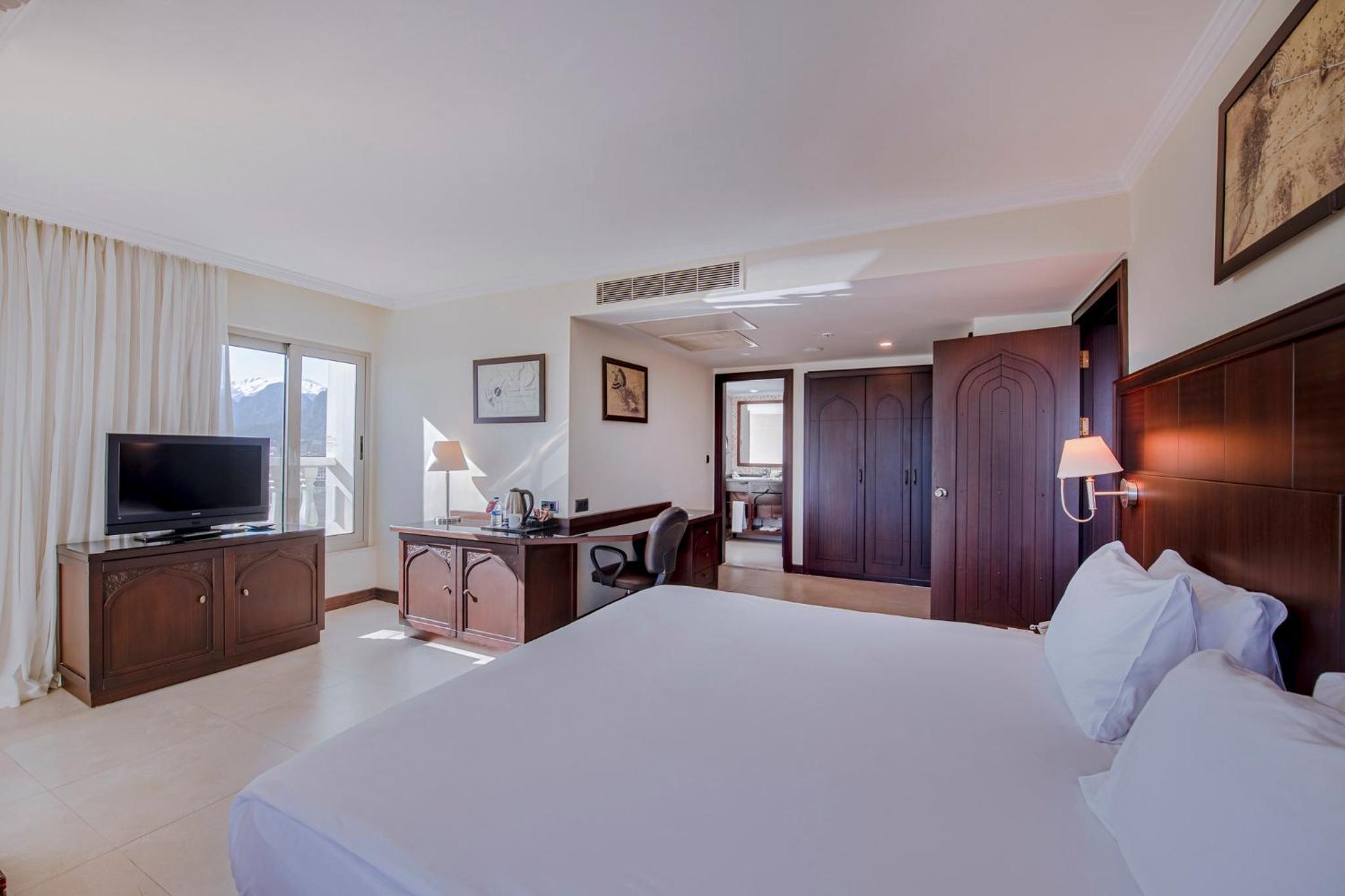 Corner Suite with Spa Bath Smoking