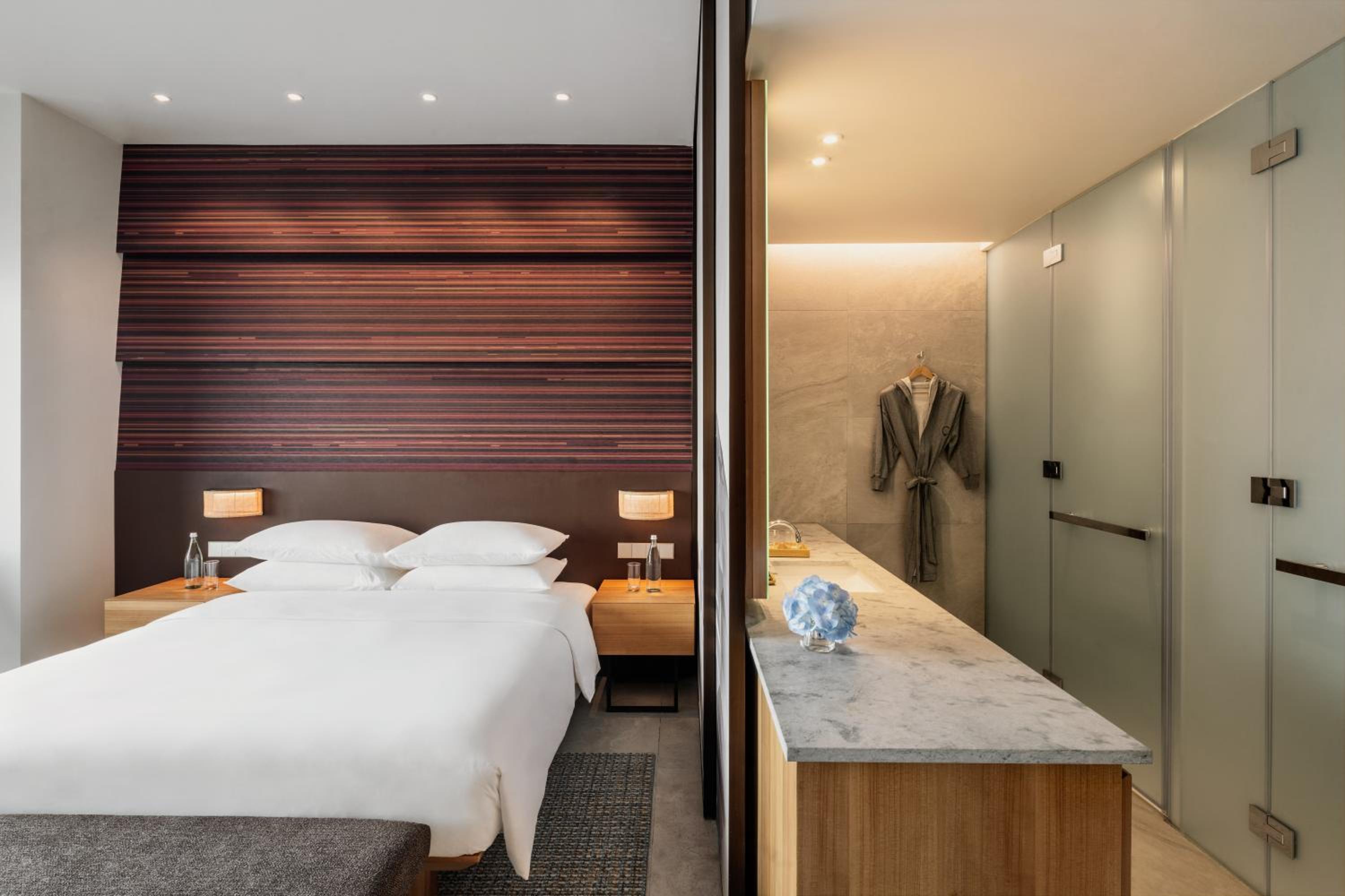 King Room with Sea View - Photo 1