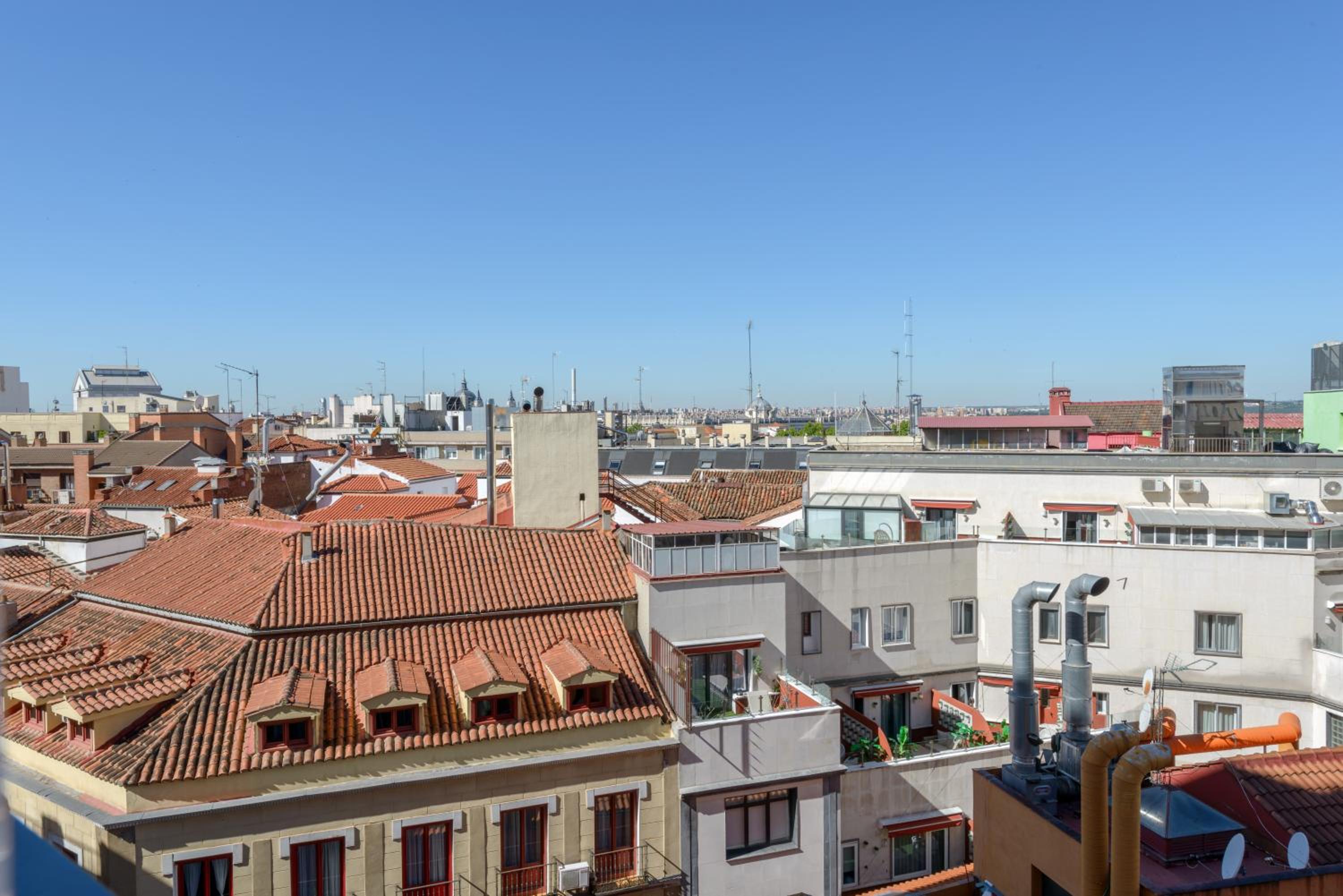 Apartment with City View photo 3