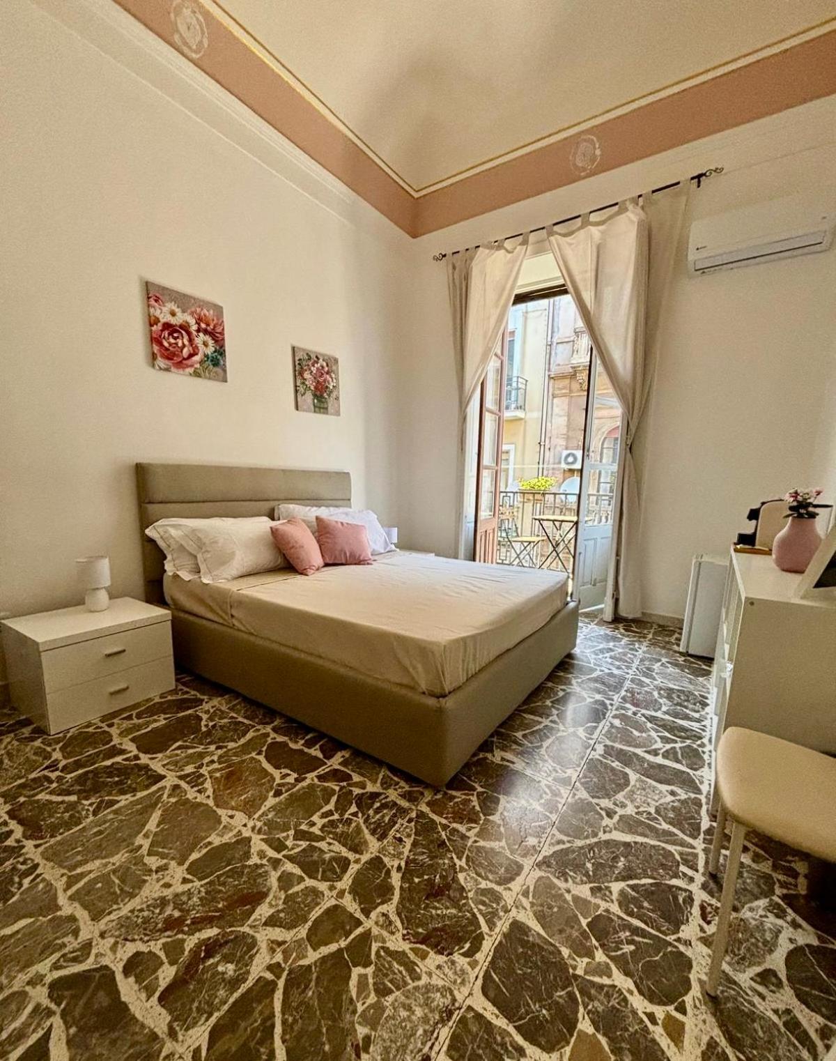 Double Room with Private External Bathroom