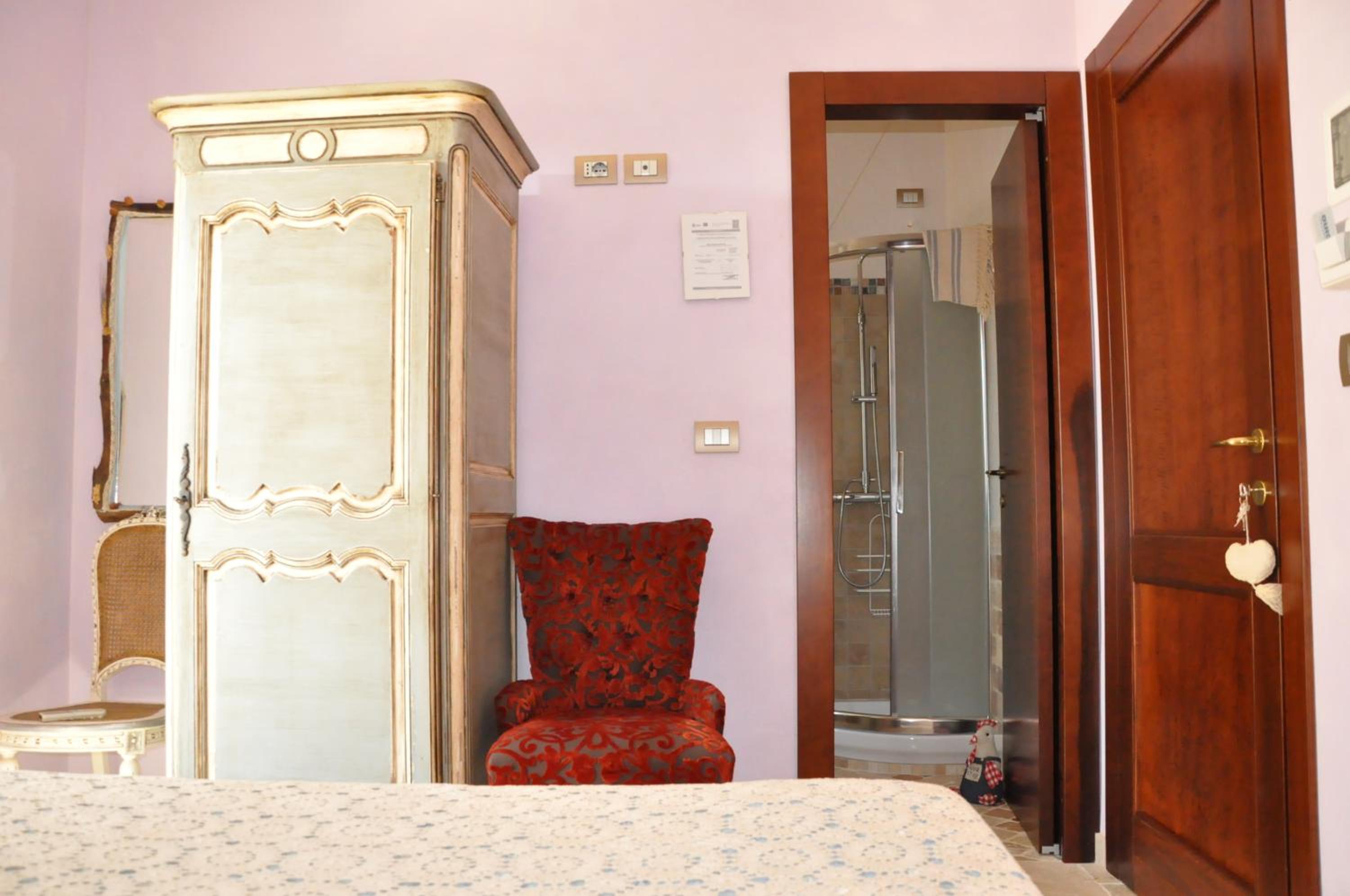 Small Double Room photo 1