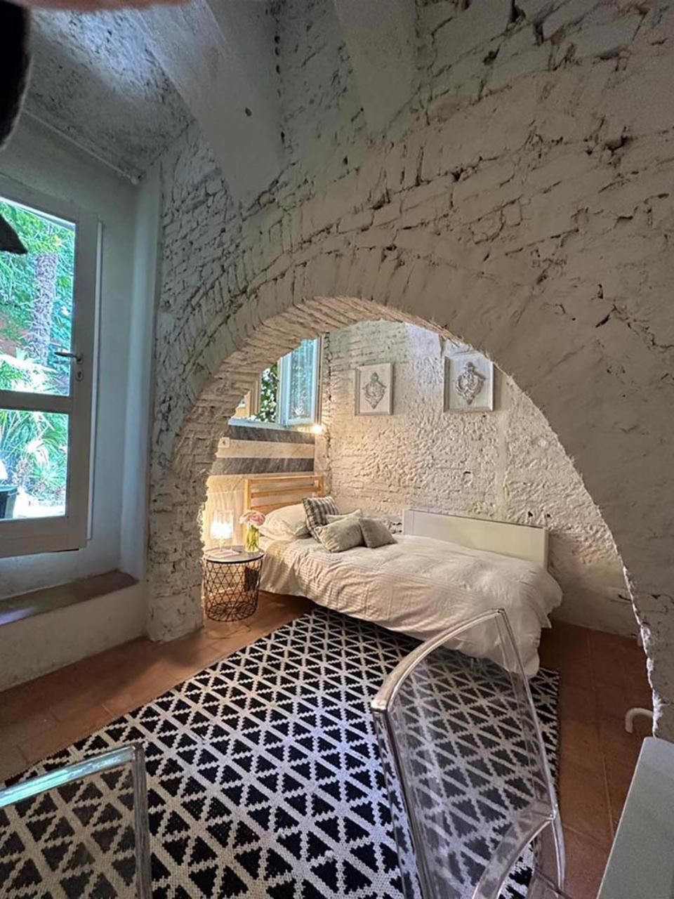 Single Room With Private Bathroom