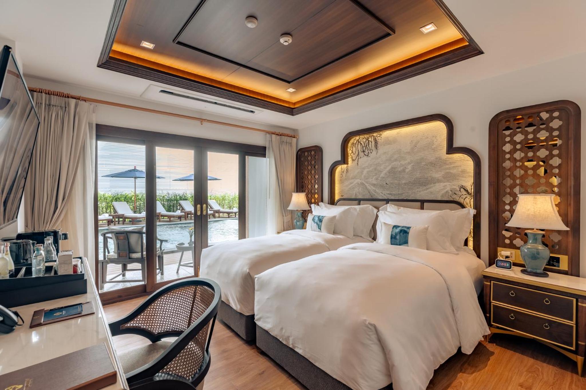 Twin Room with Pool View