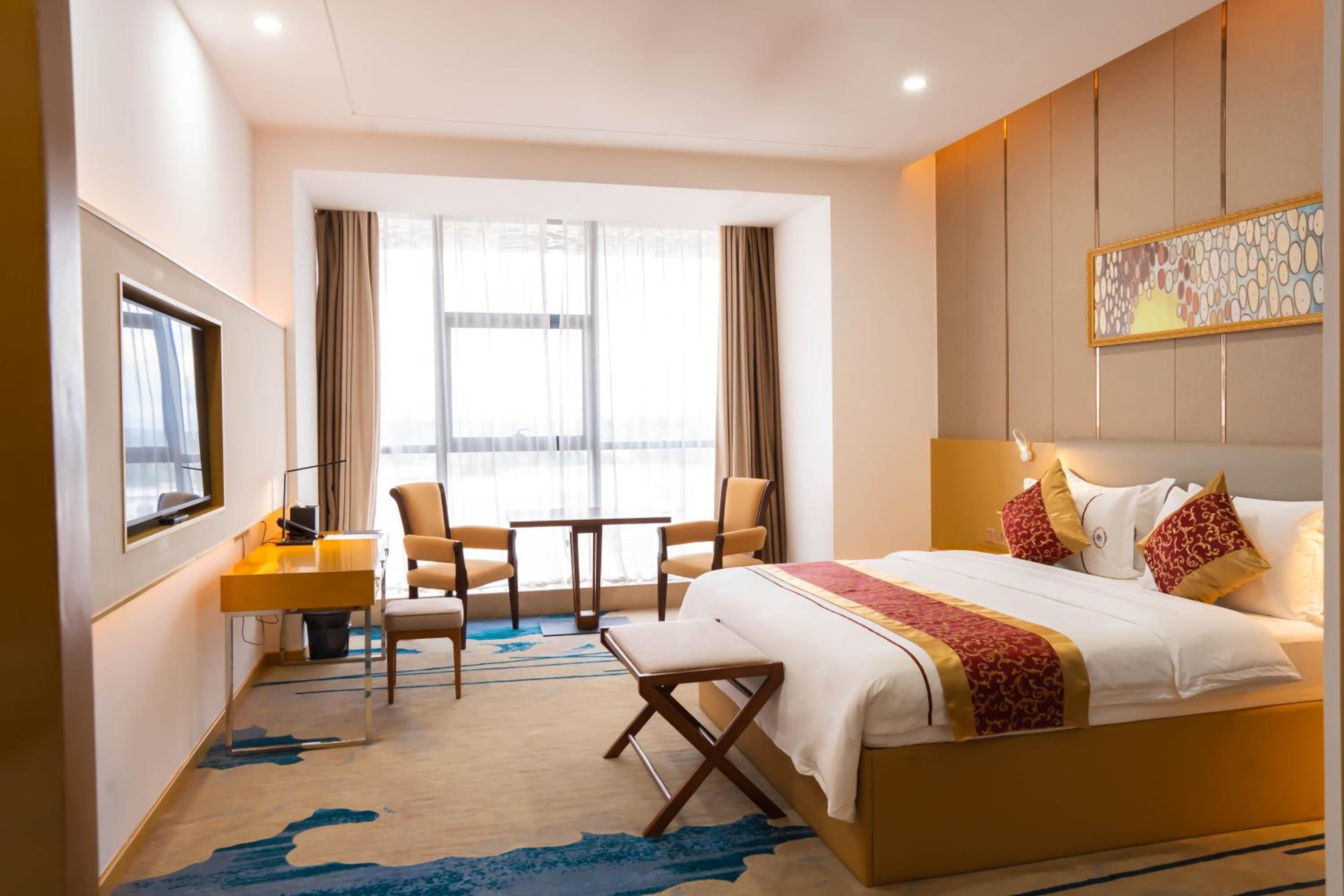 Deluxe Double Room (2 Adults + 1 Child) photo 1