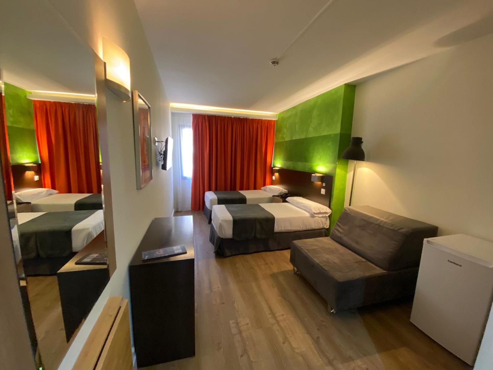 Economy Double Room thumbnail 5