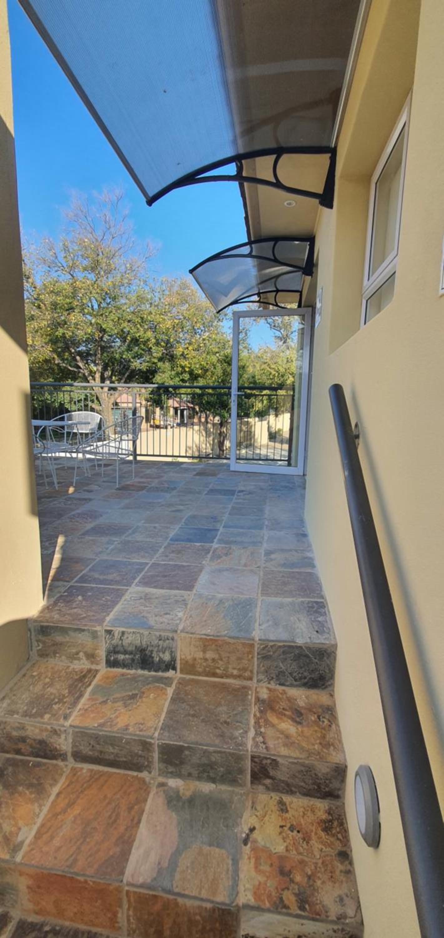 King Suite with Balcony - Photo 8
