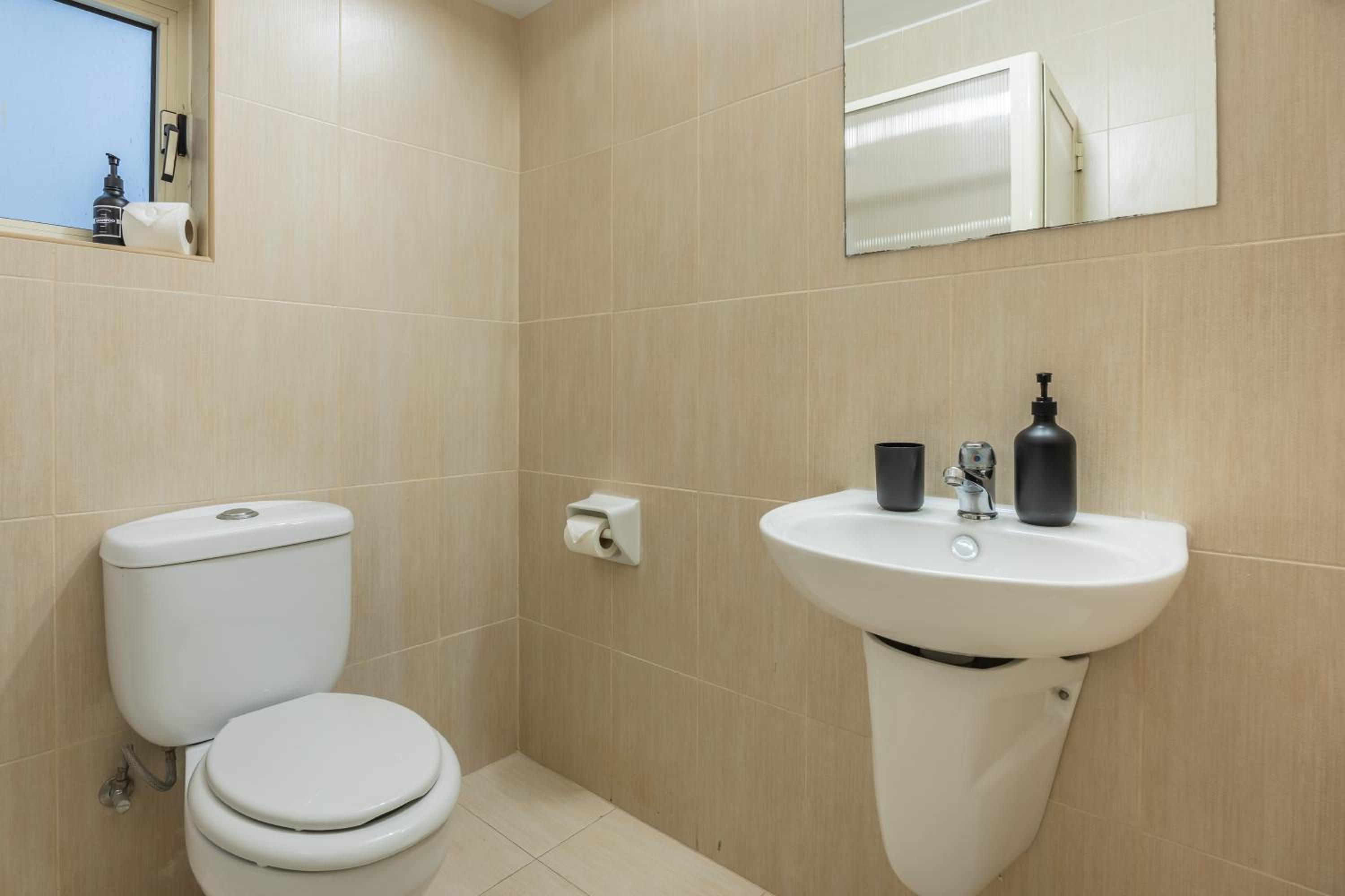 Single Room with adjacent Private Bathroom
