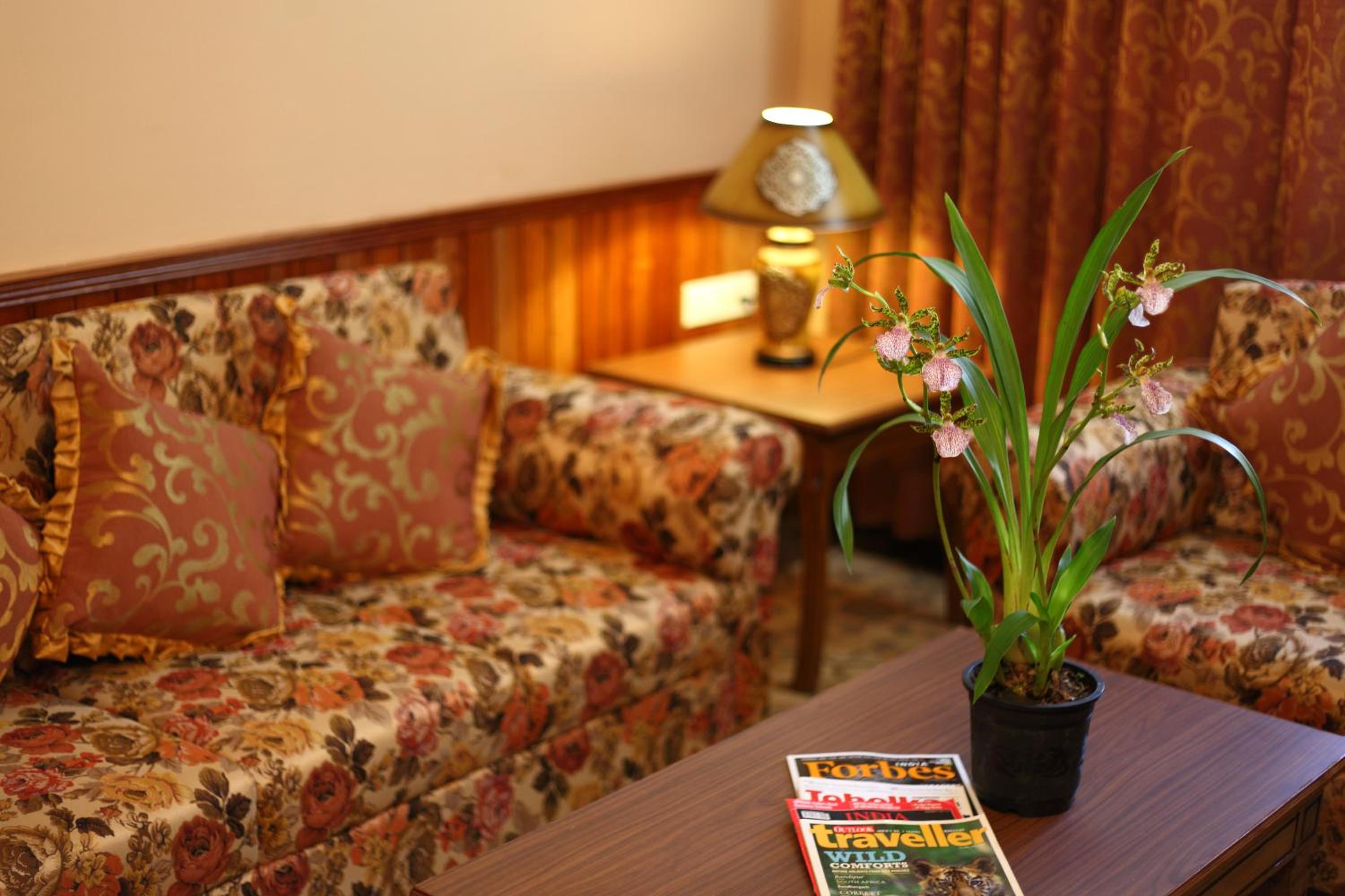 Deluxe King Suite photo 1