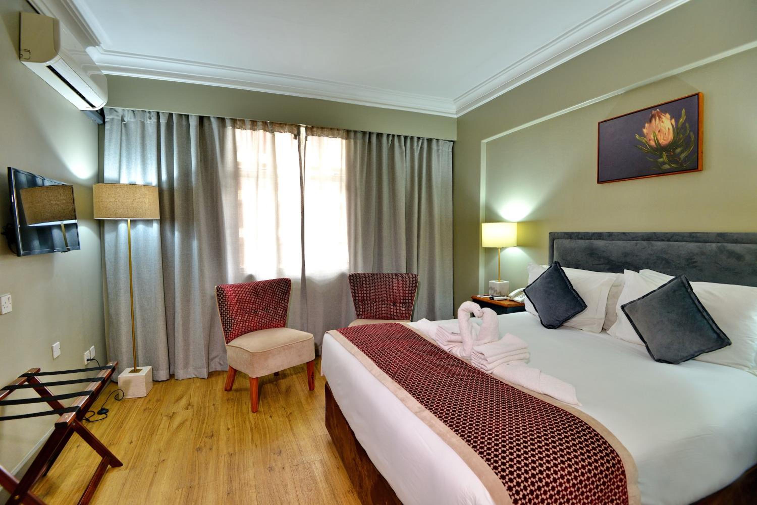 Executive Suite photo 3