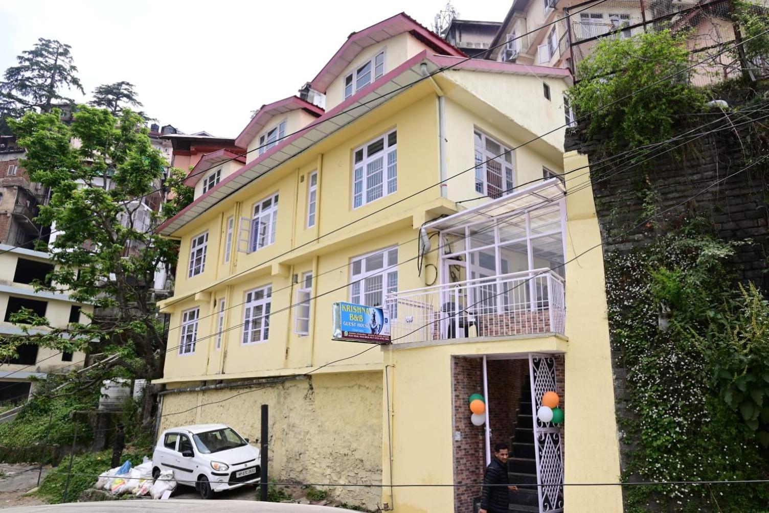 Deluxe Double Room (2 Adults + 1 Child) photo 2