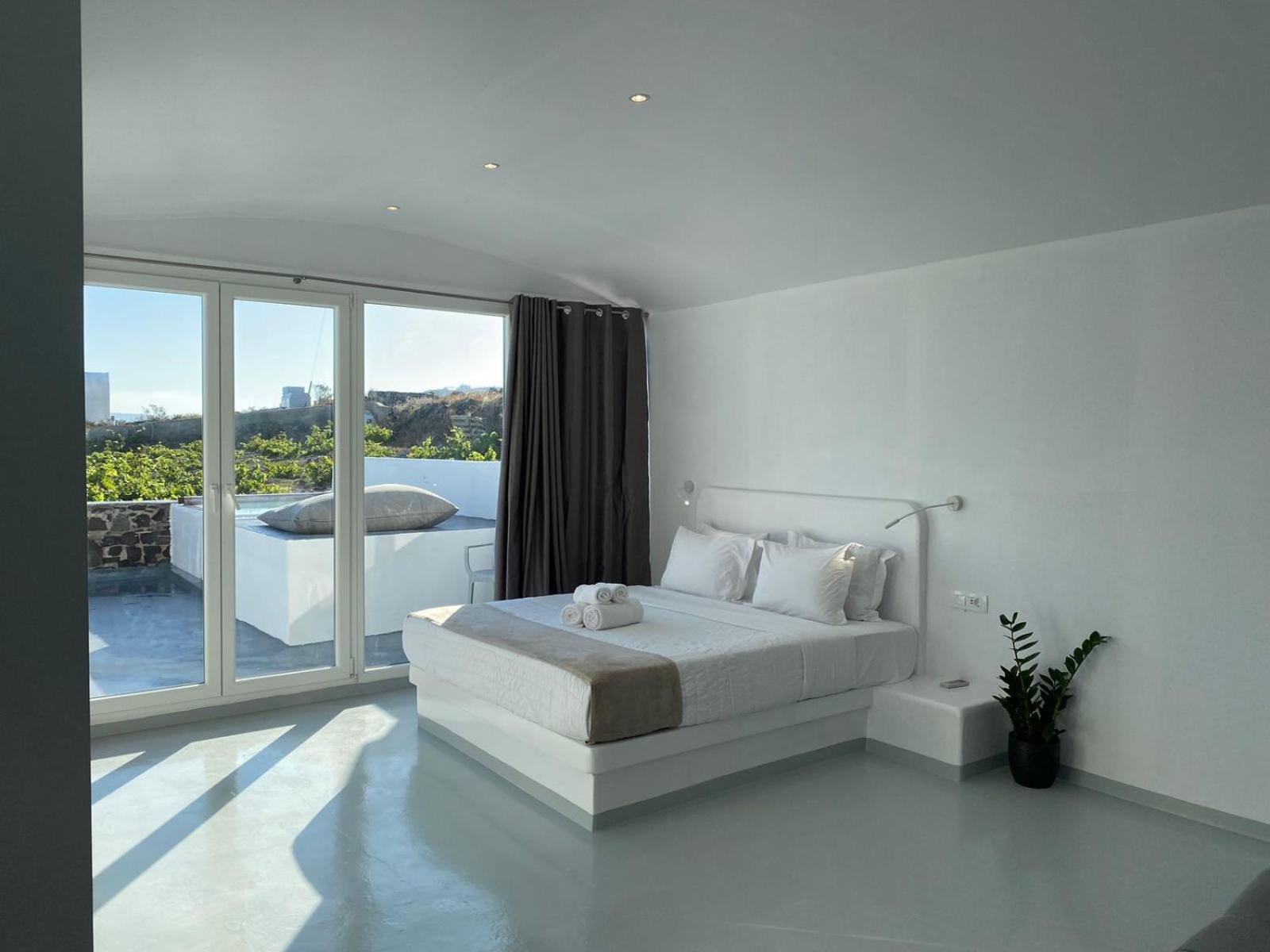 Bright Suite with Hot Tub - Photo 12