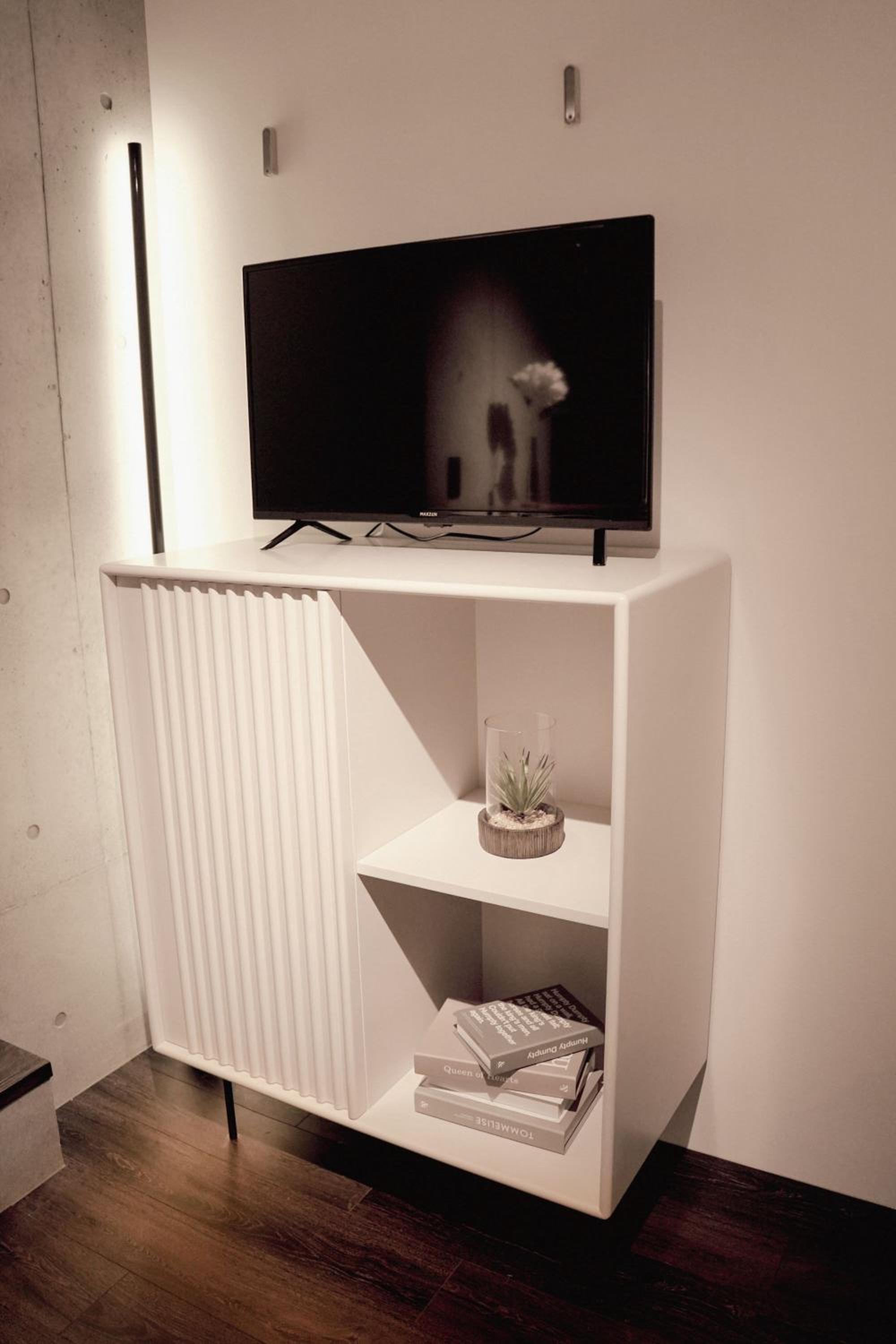 One-Bedroom Apartment photo 3