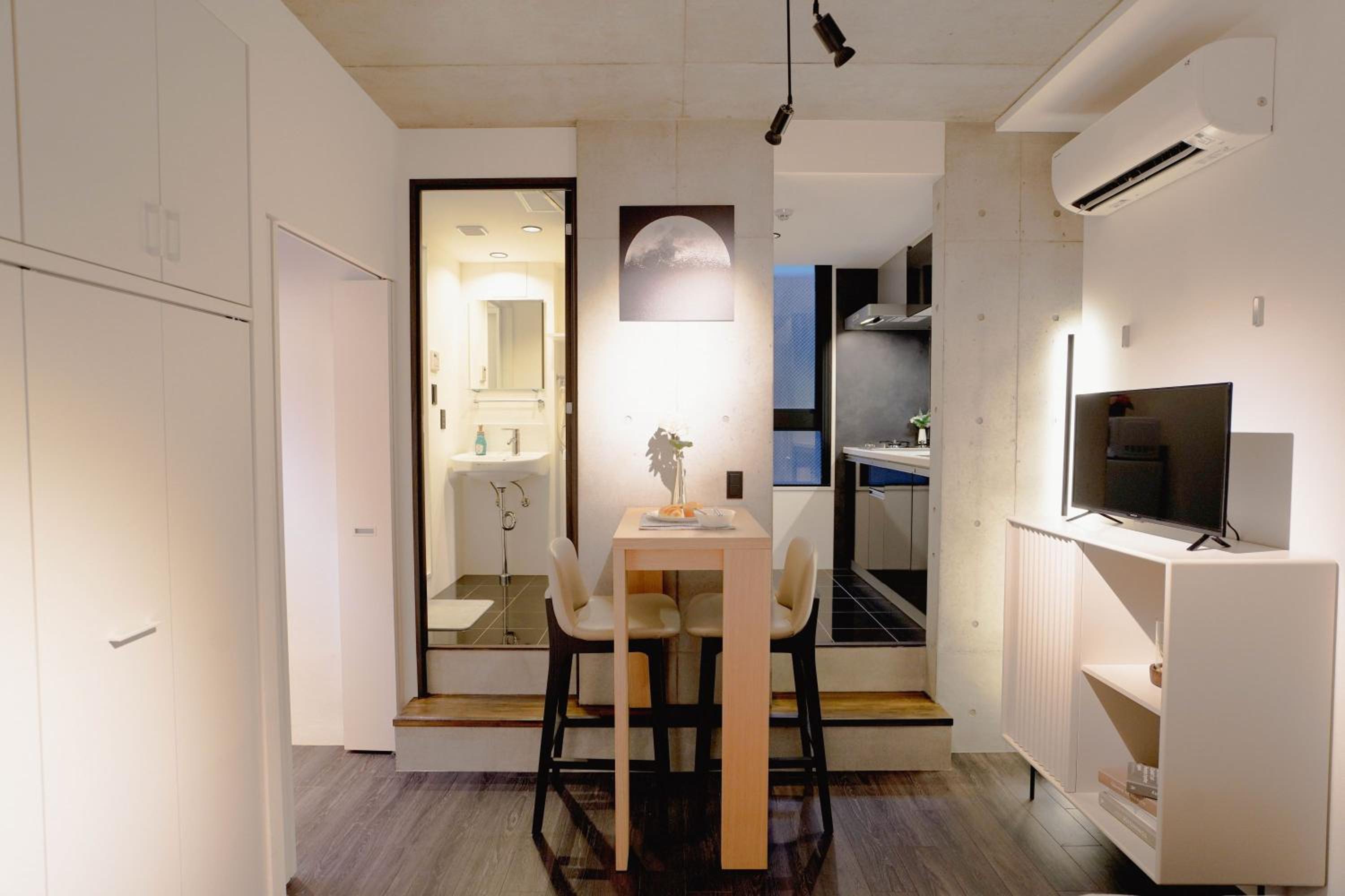One-Bedroom Apartment photo 3