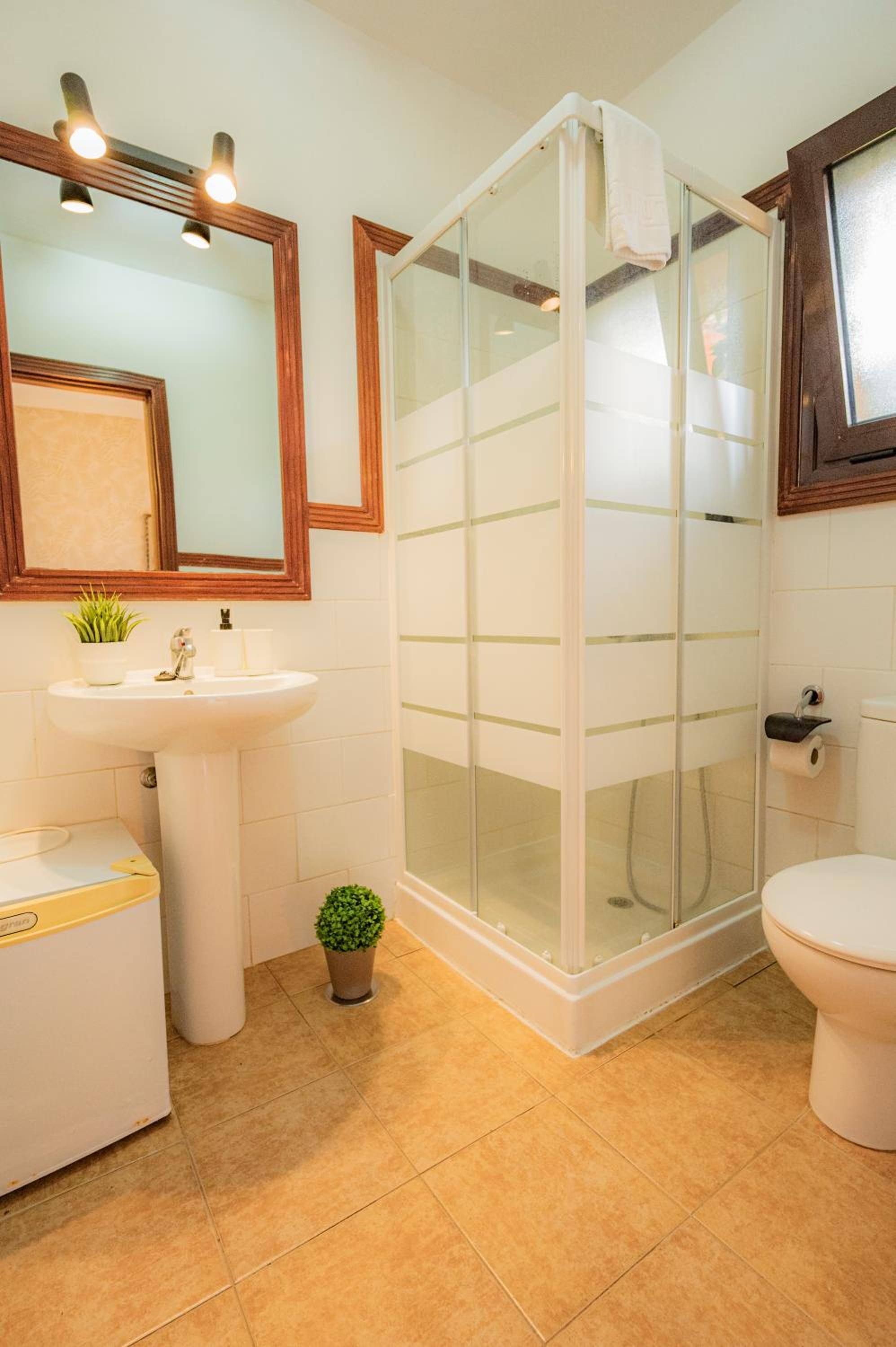 Double or Twin Room - Photo 32