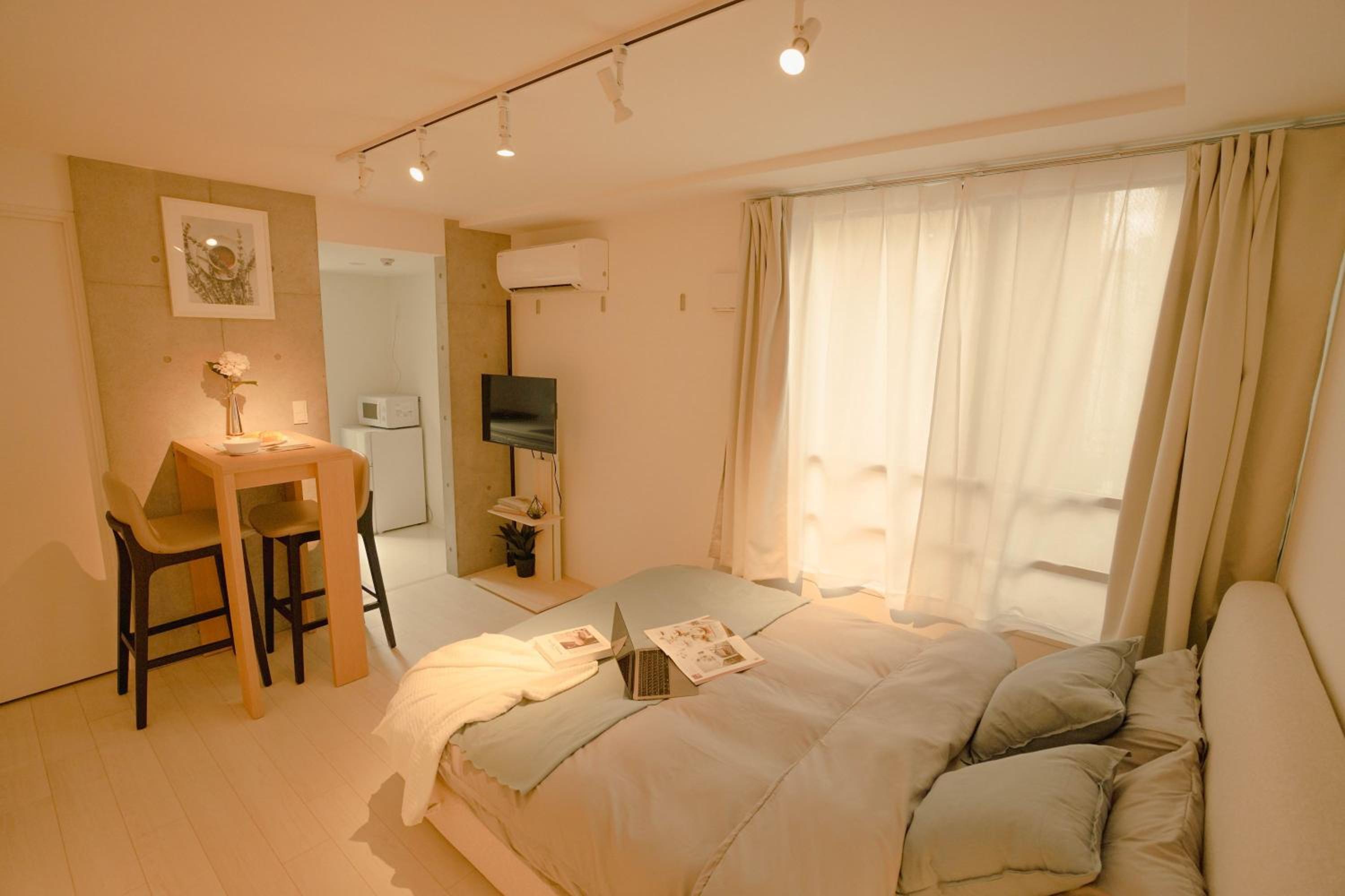 One-Bedroom Apartment photo 1