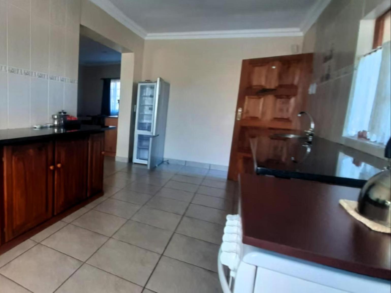 Three-Bedroom Chalet photo 3