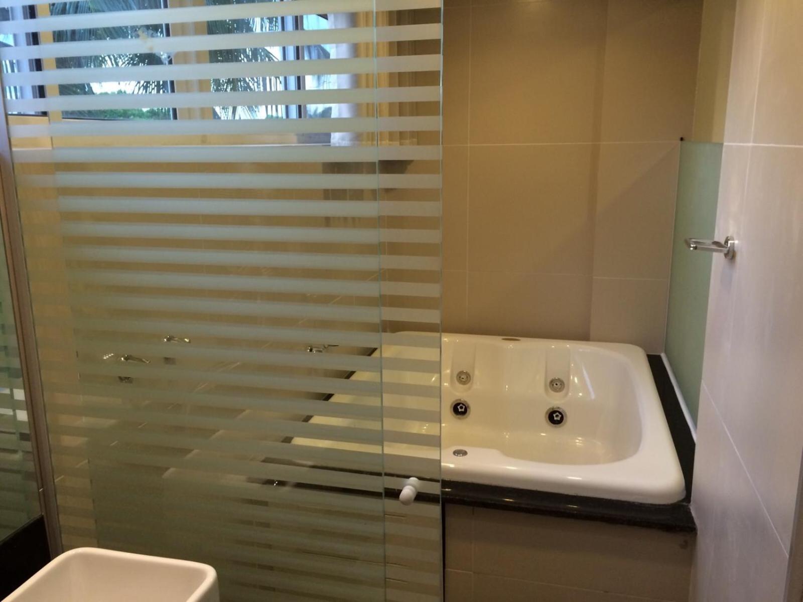 Deluxe Double or Twin Room with Spa Bath photo 2
