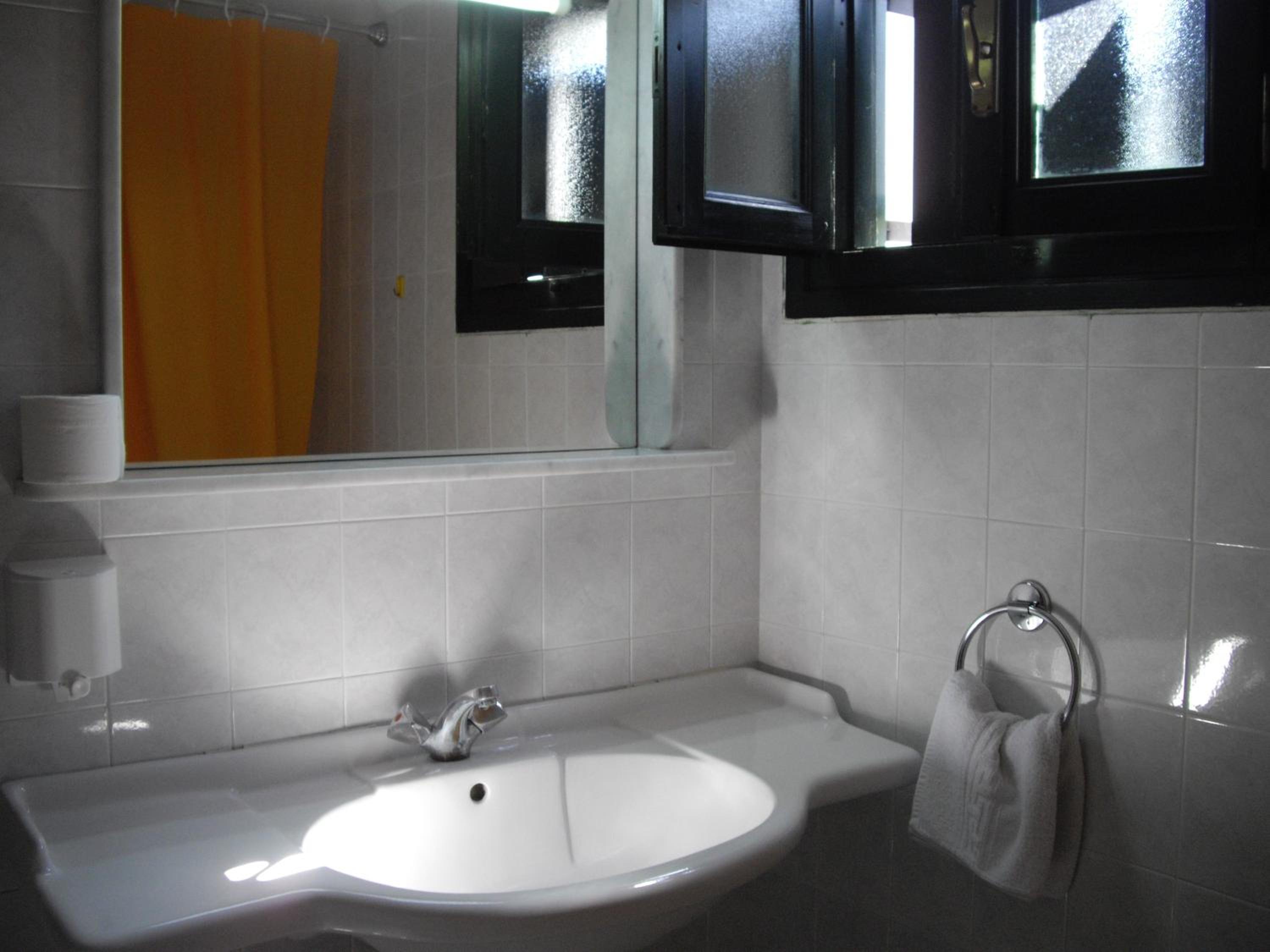 Standard Suite - Photo 5