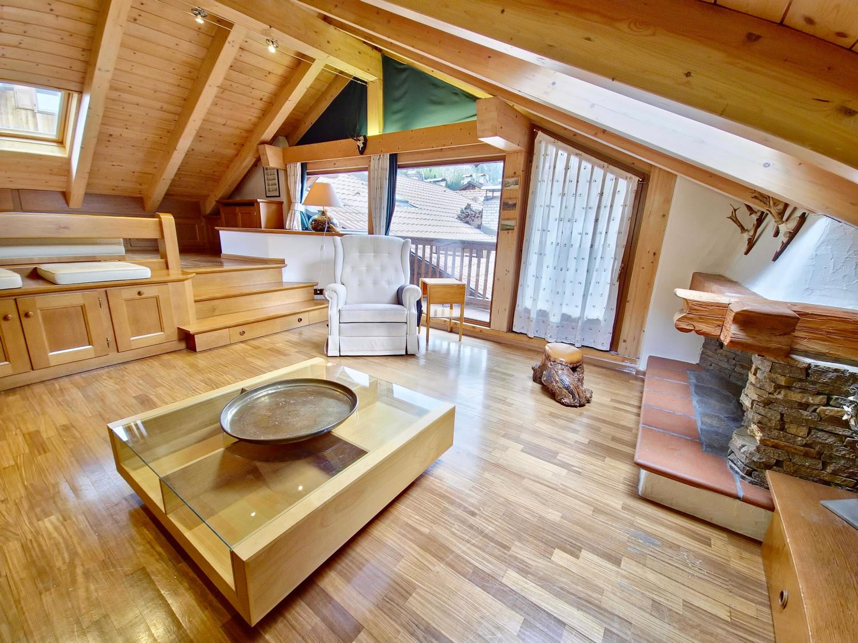 Two-Bedroom Apartment With Mountain View