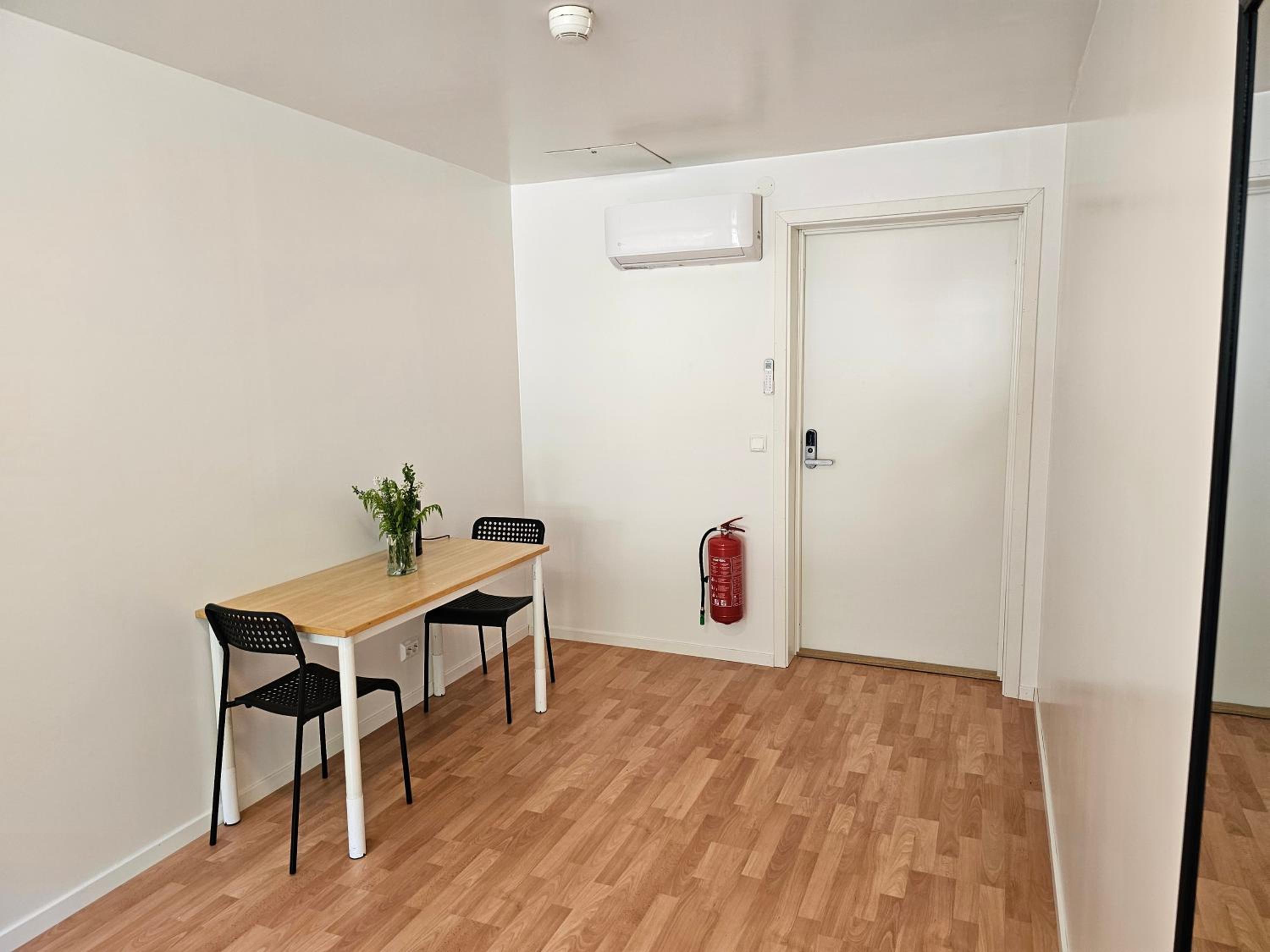 Budget Double or Twin Room - Photo 7