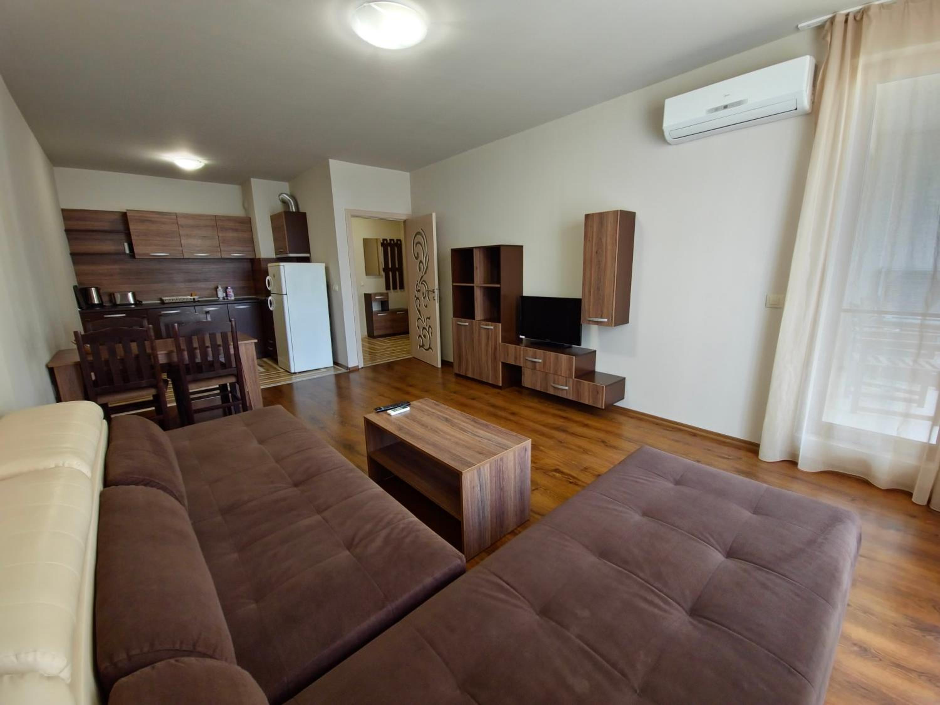 One-Bedroom Apartment with View