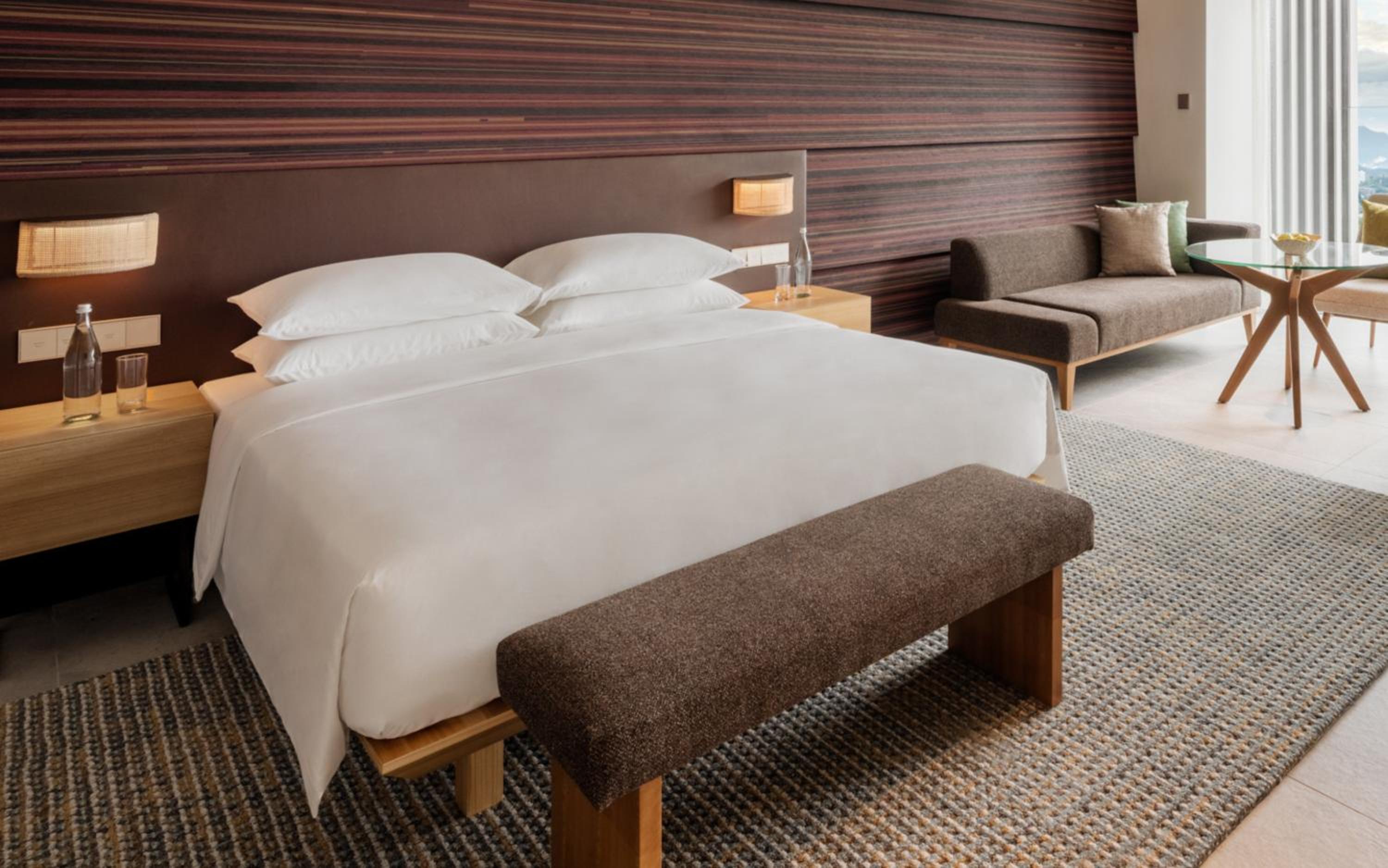 Deluxe King Room with Hill View - Photo 3
