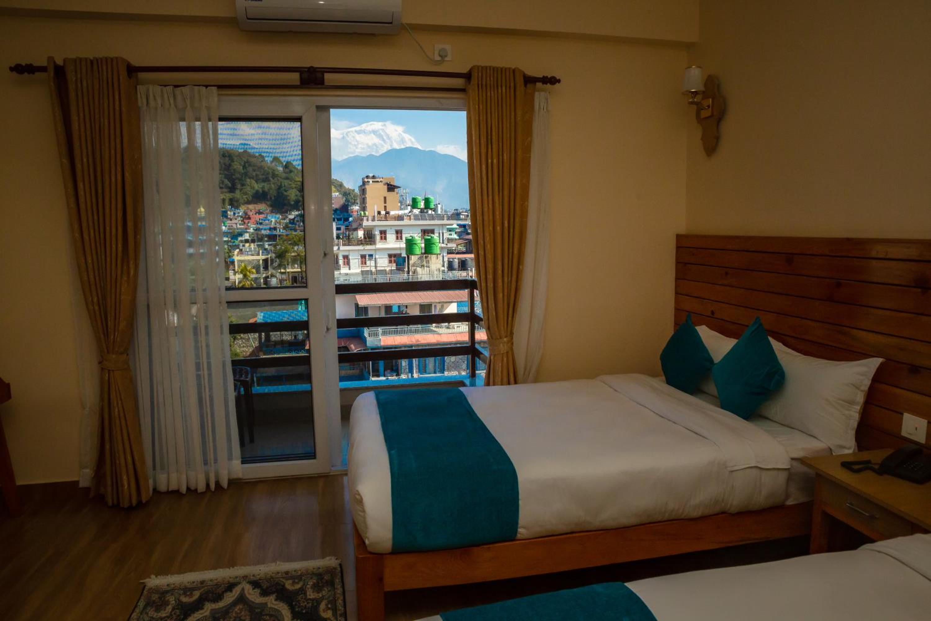 Twin Room - Photo 8
