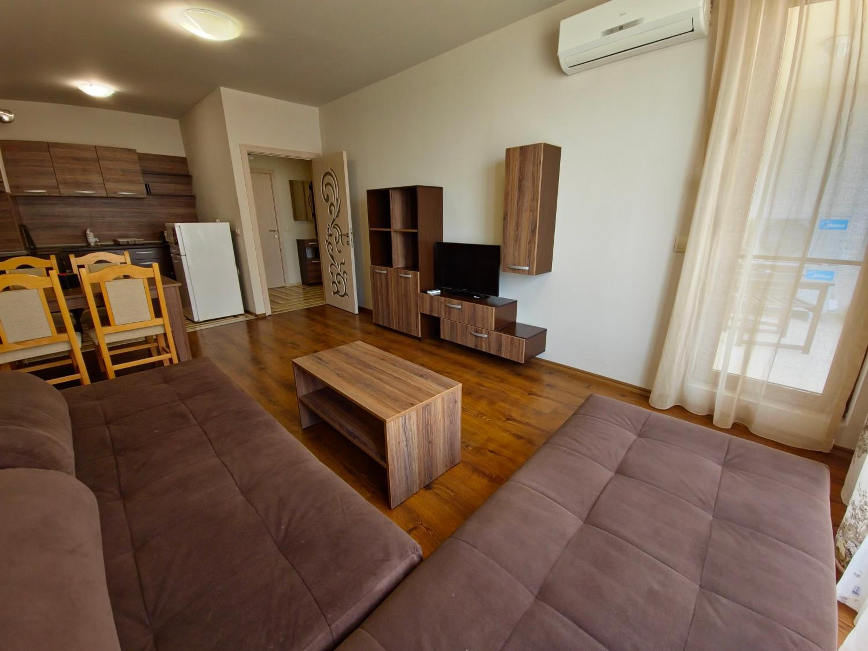 One-Bedroom Apartment with Balcony