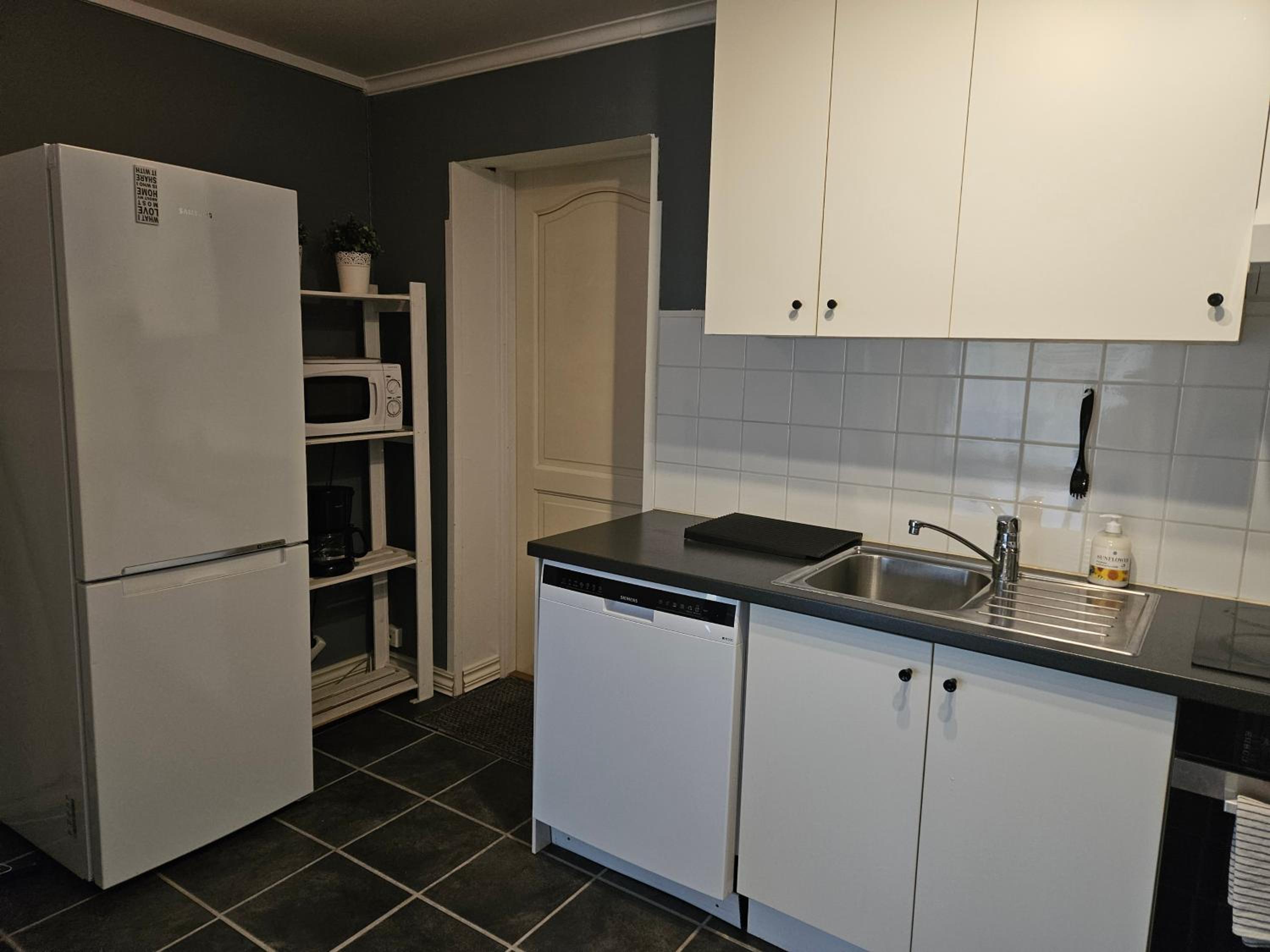 Two-Bedroom Apartment - Photo 26