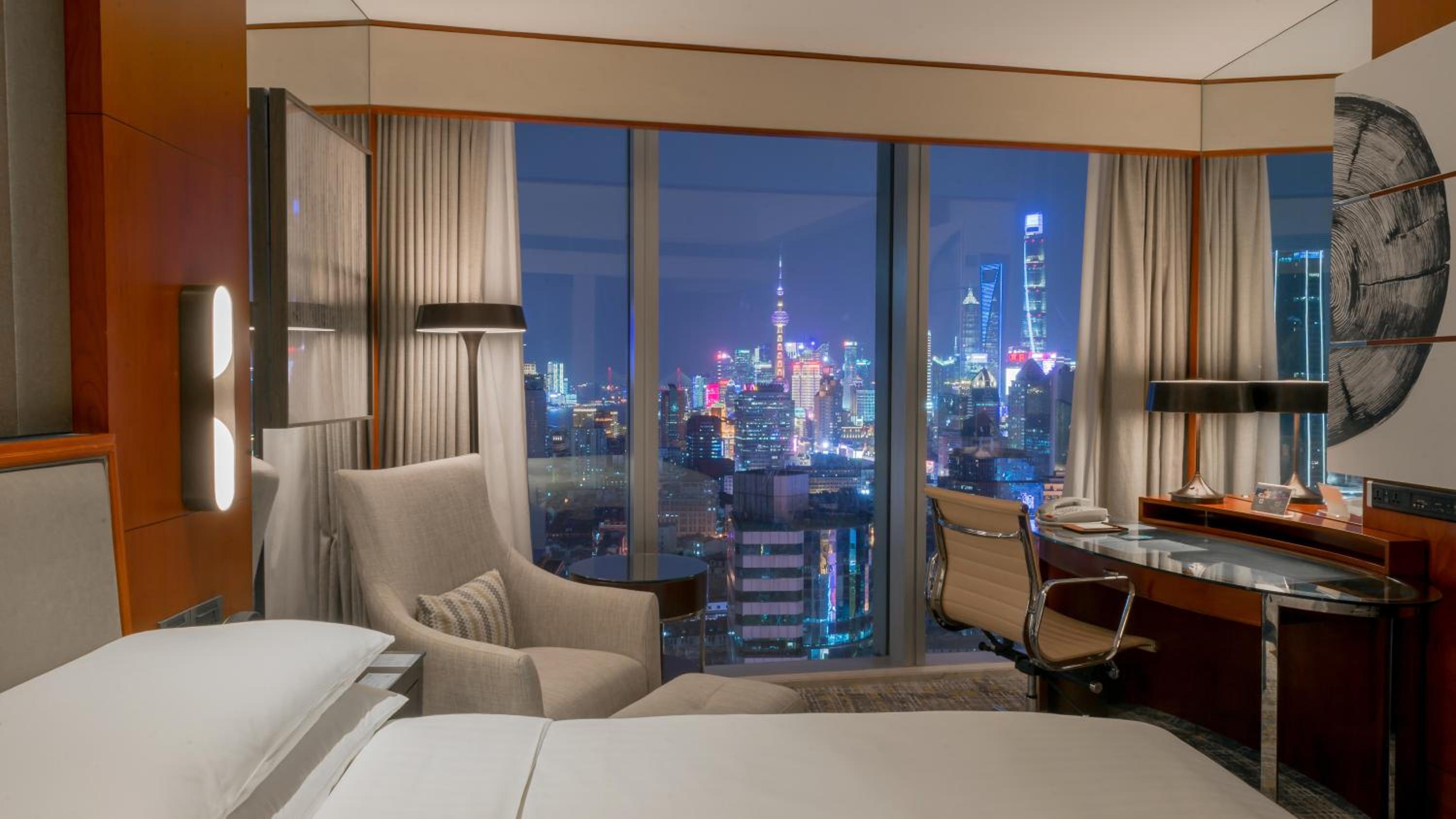 Skyline King Room photo 3