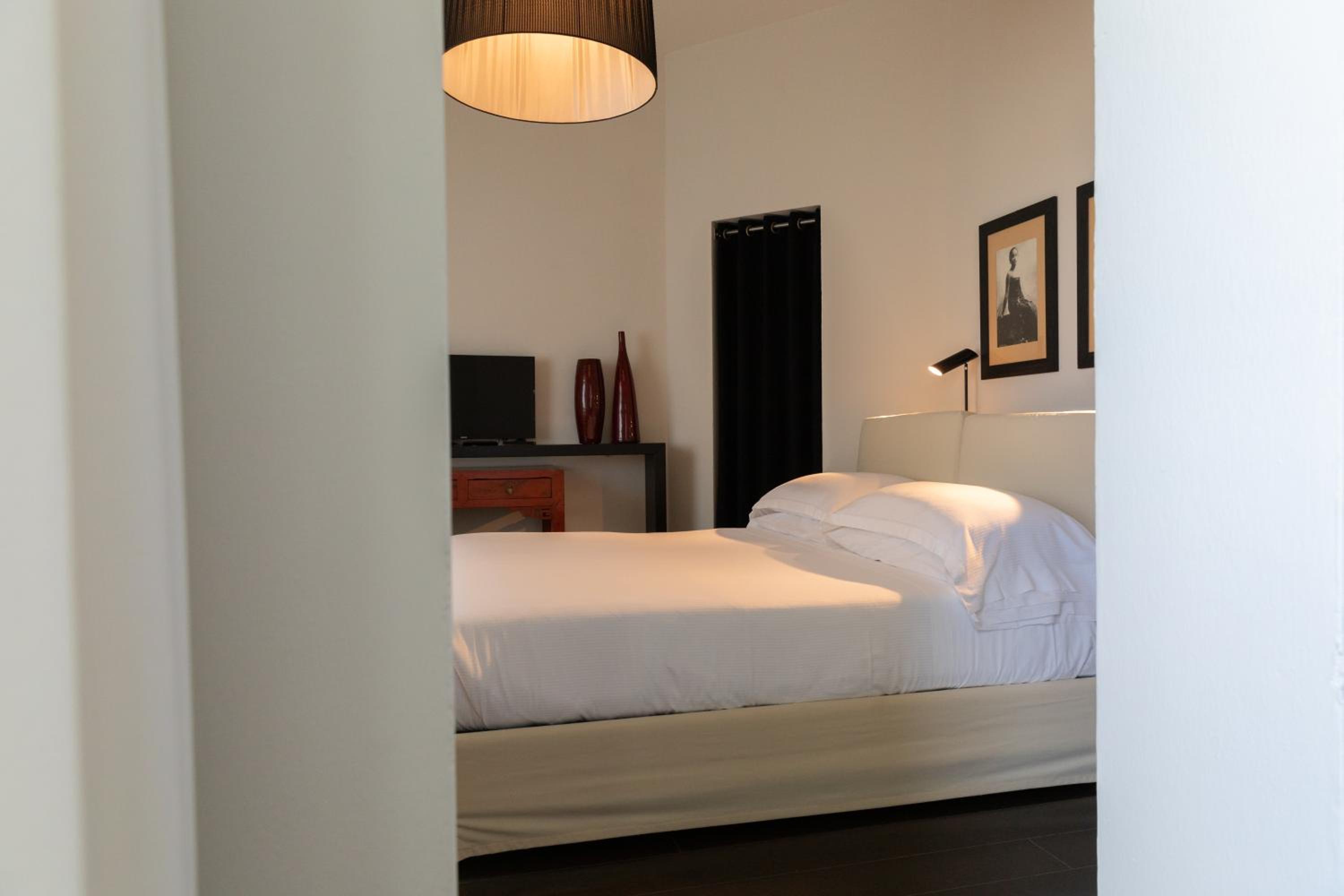 Junior Suite with Sea View - Photo 3