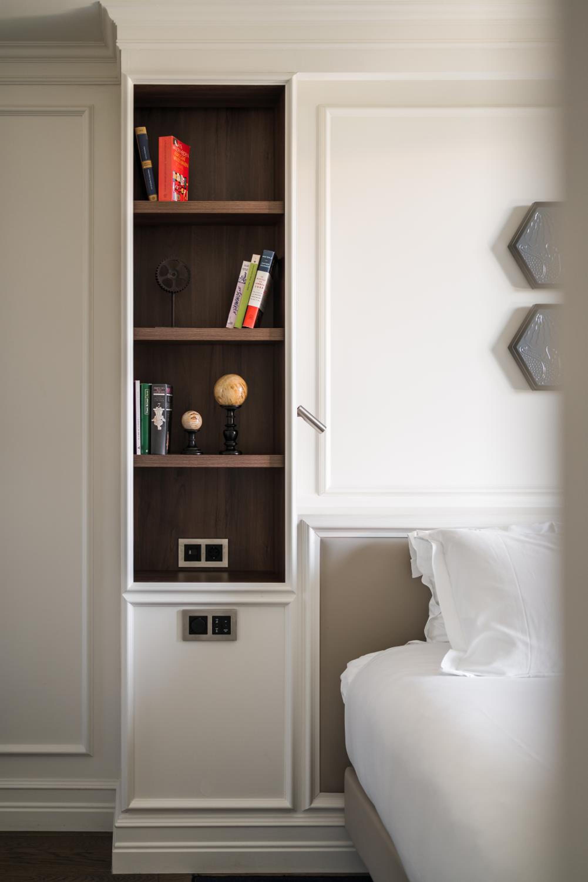 Superior Room with City View - Photo 7