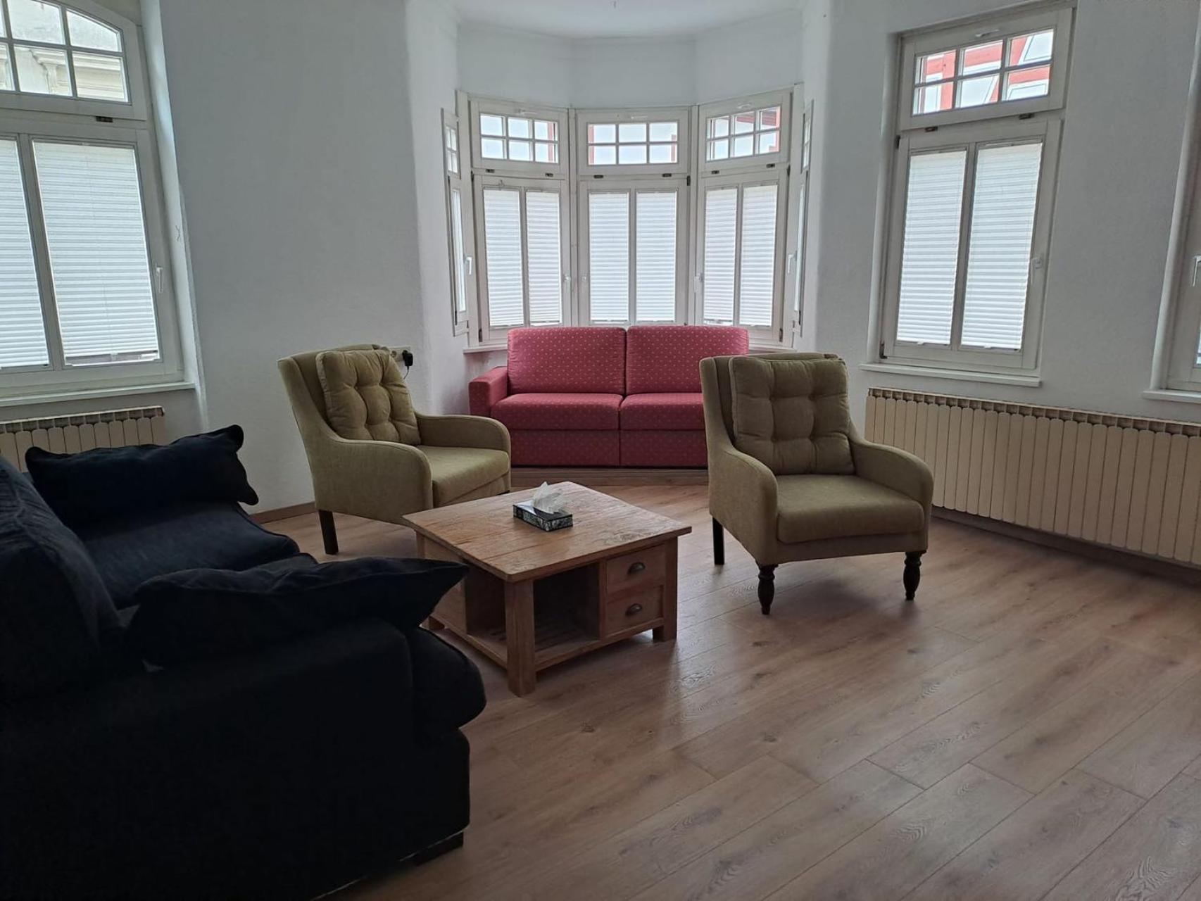 Three-Bedroom Apartment - Photo 4