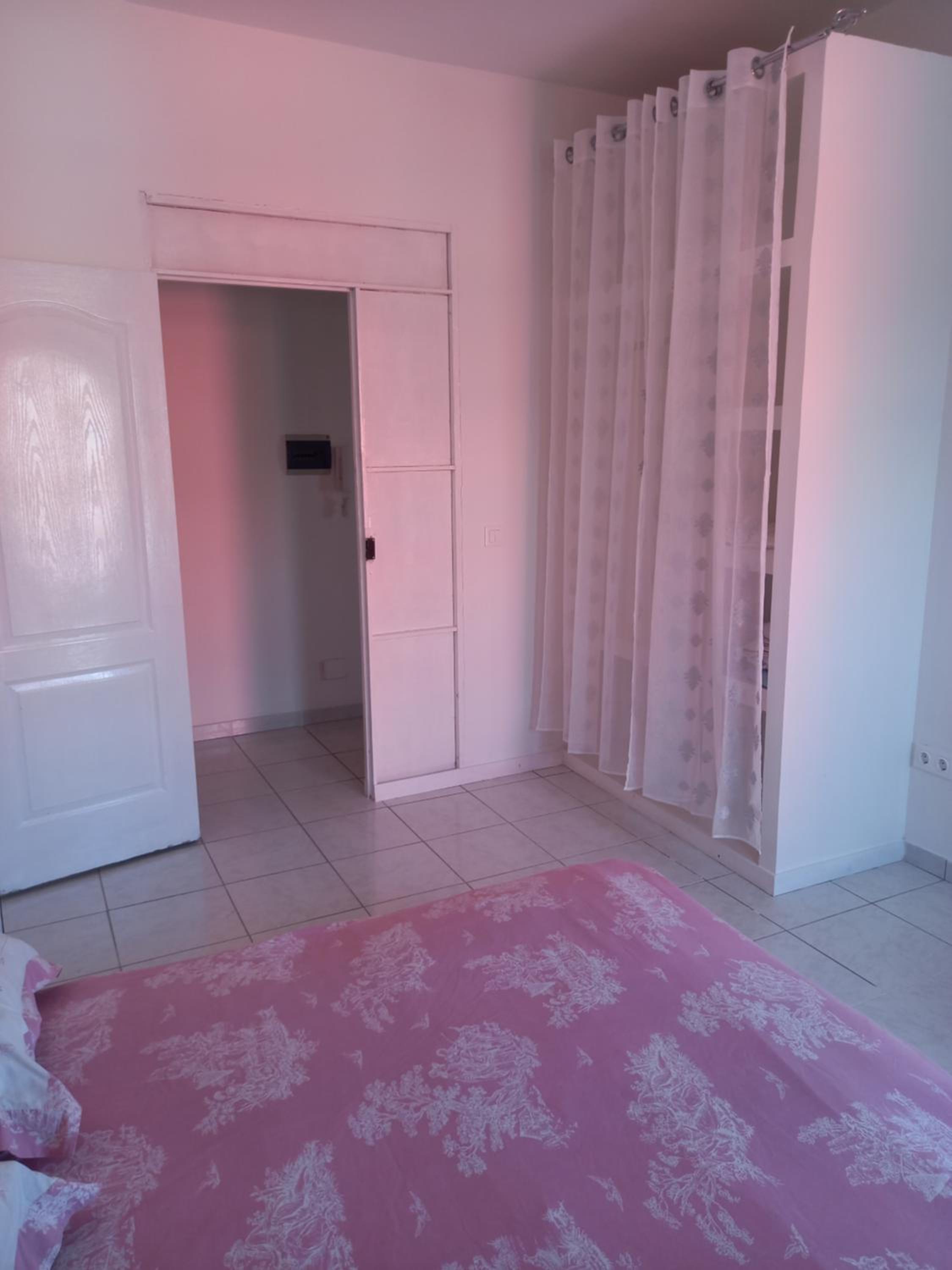Two-Bedroom Apartment with Balcony photo 3