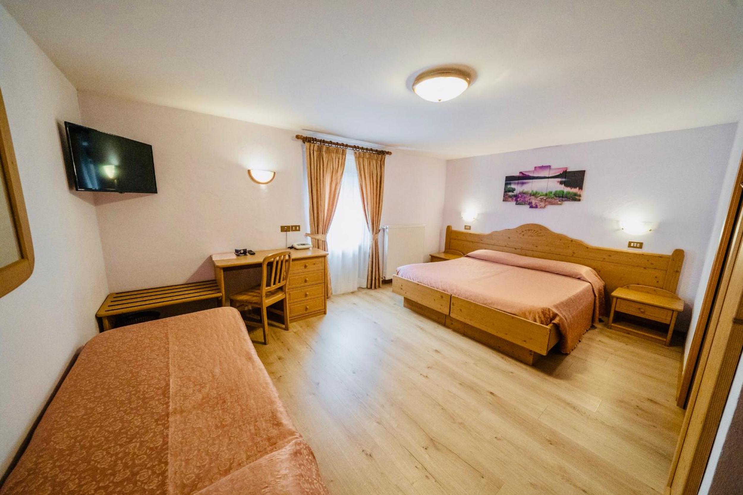Triple Room with Mountain View