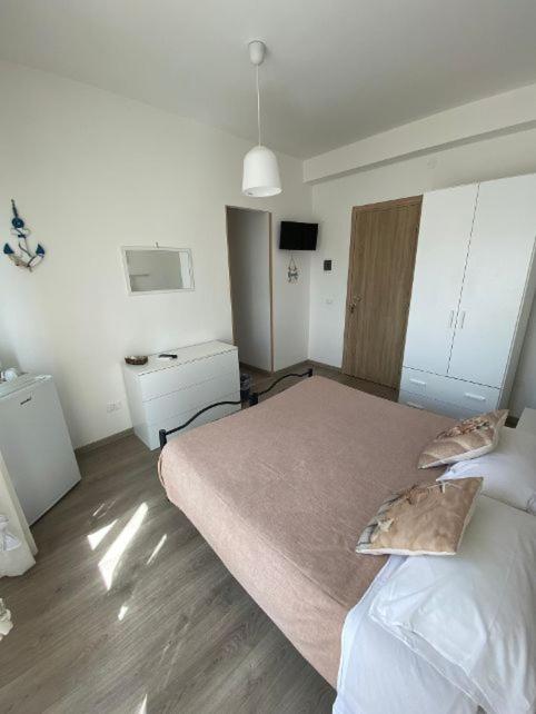 Double or Twin Room with Terrace - Photo 1