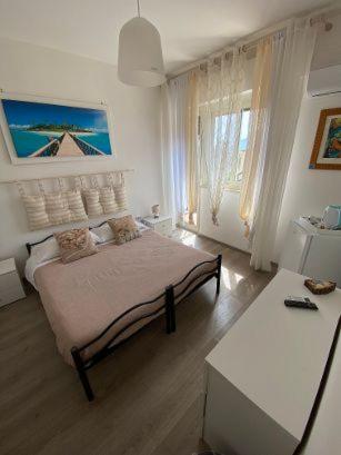 Double or Twin Room with Terrace - Photo 10