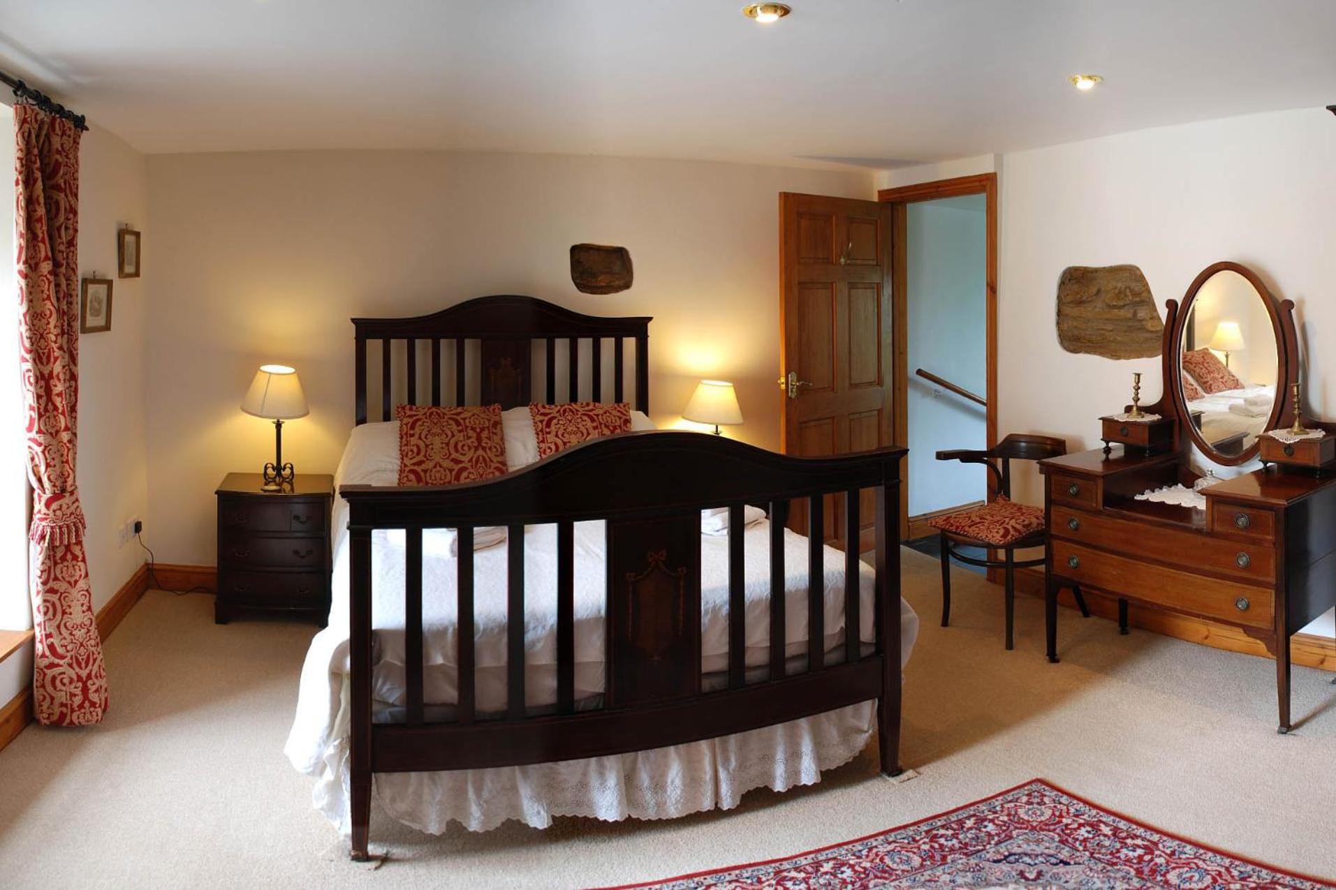Four-Bedroom House photo 2