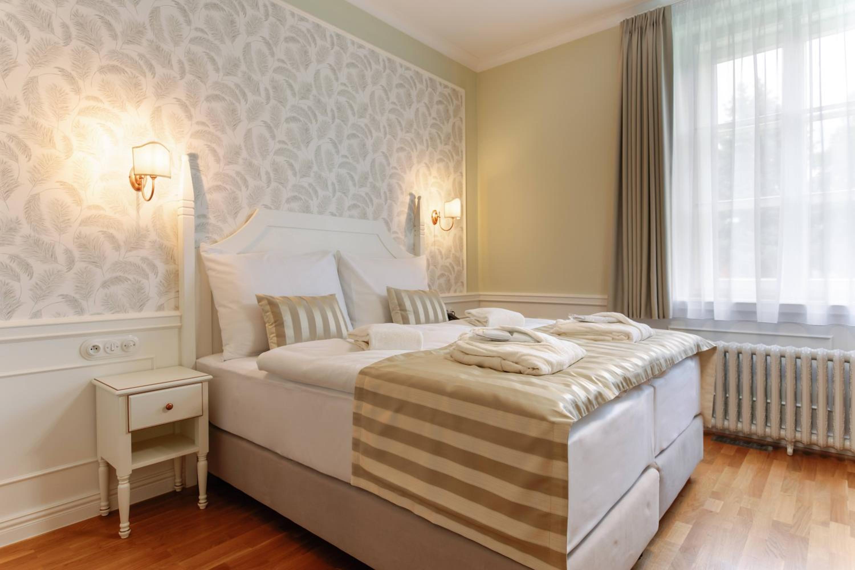 Double or Twin Room photo 2