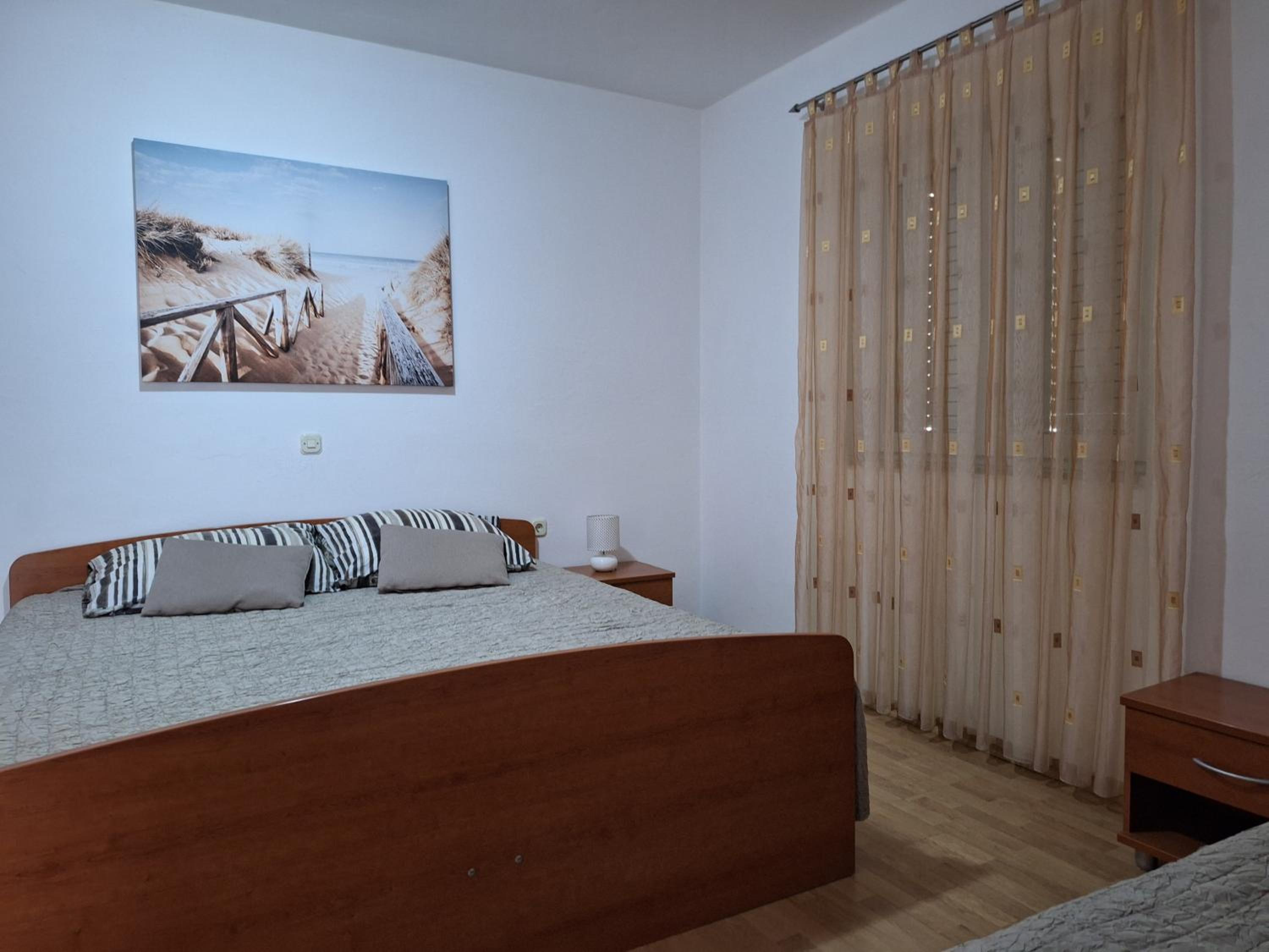 One-Bedroom Apartment - Photo 1
