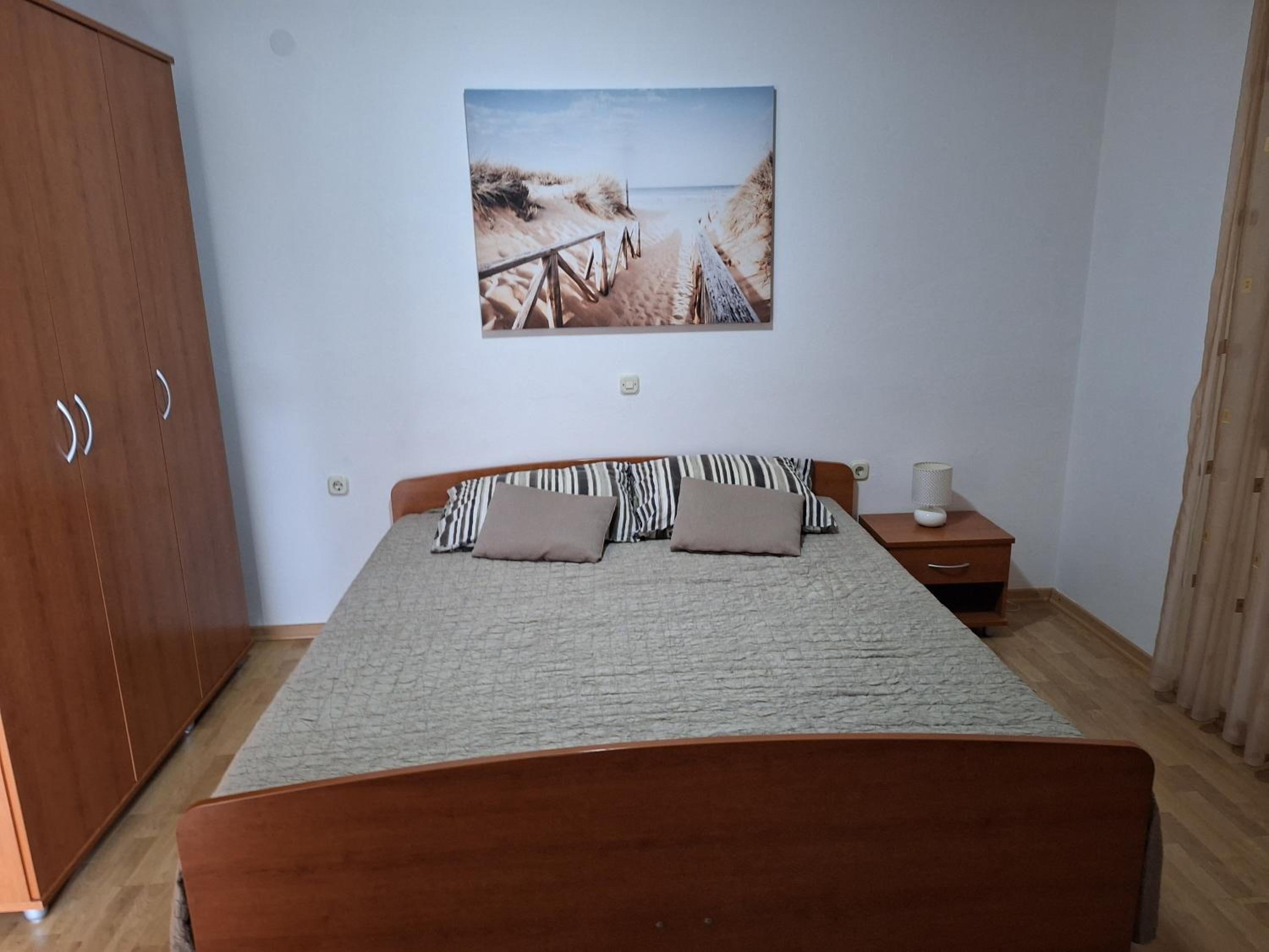 One-Bedroom Apartment - Photo 5