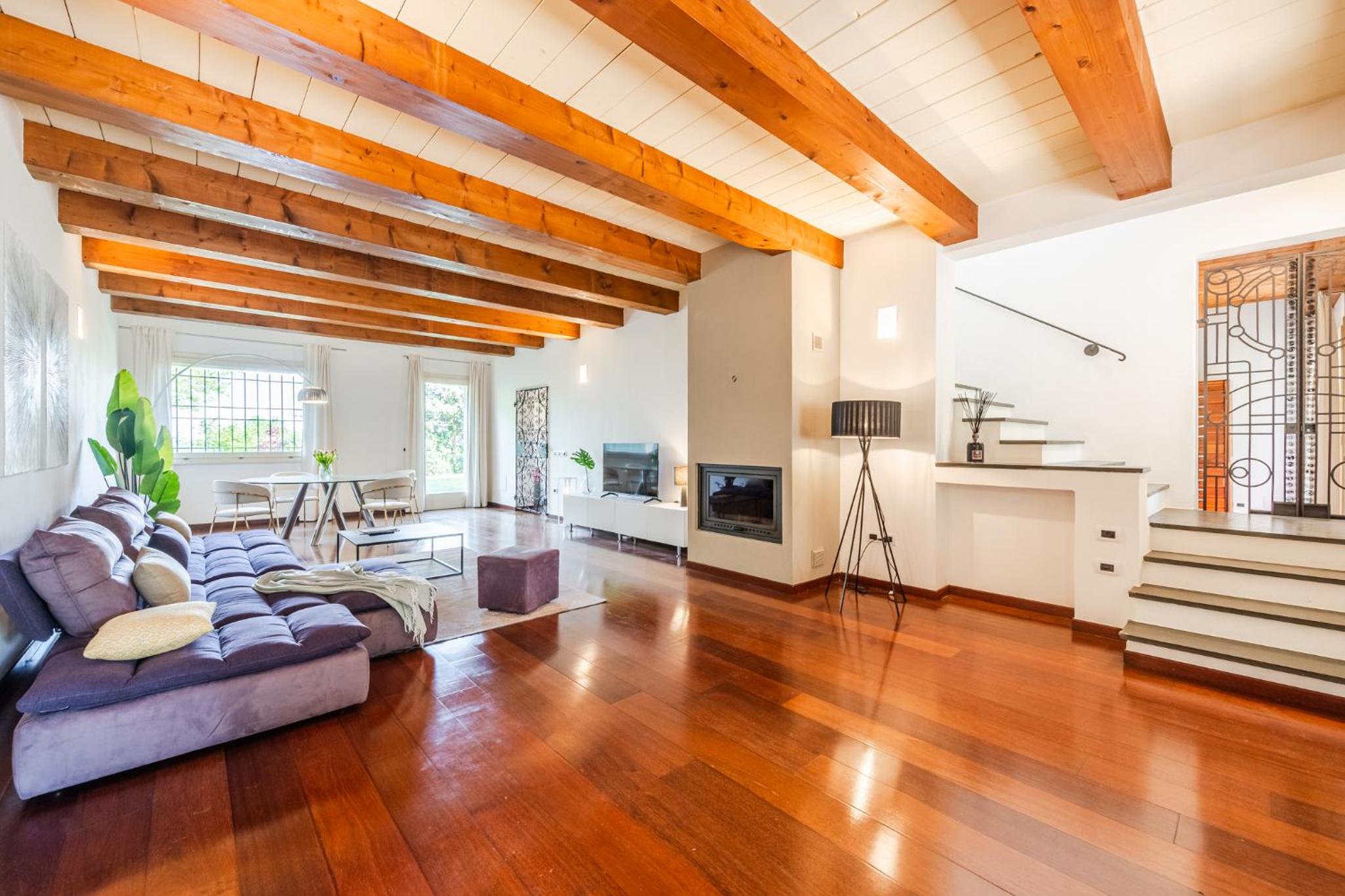 Villa photo 1
