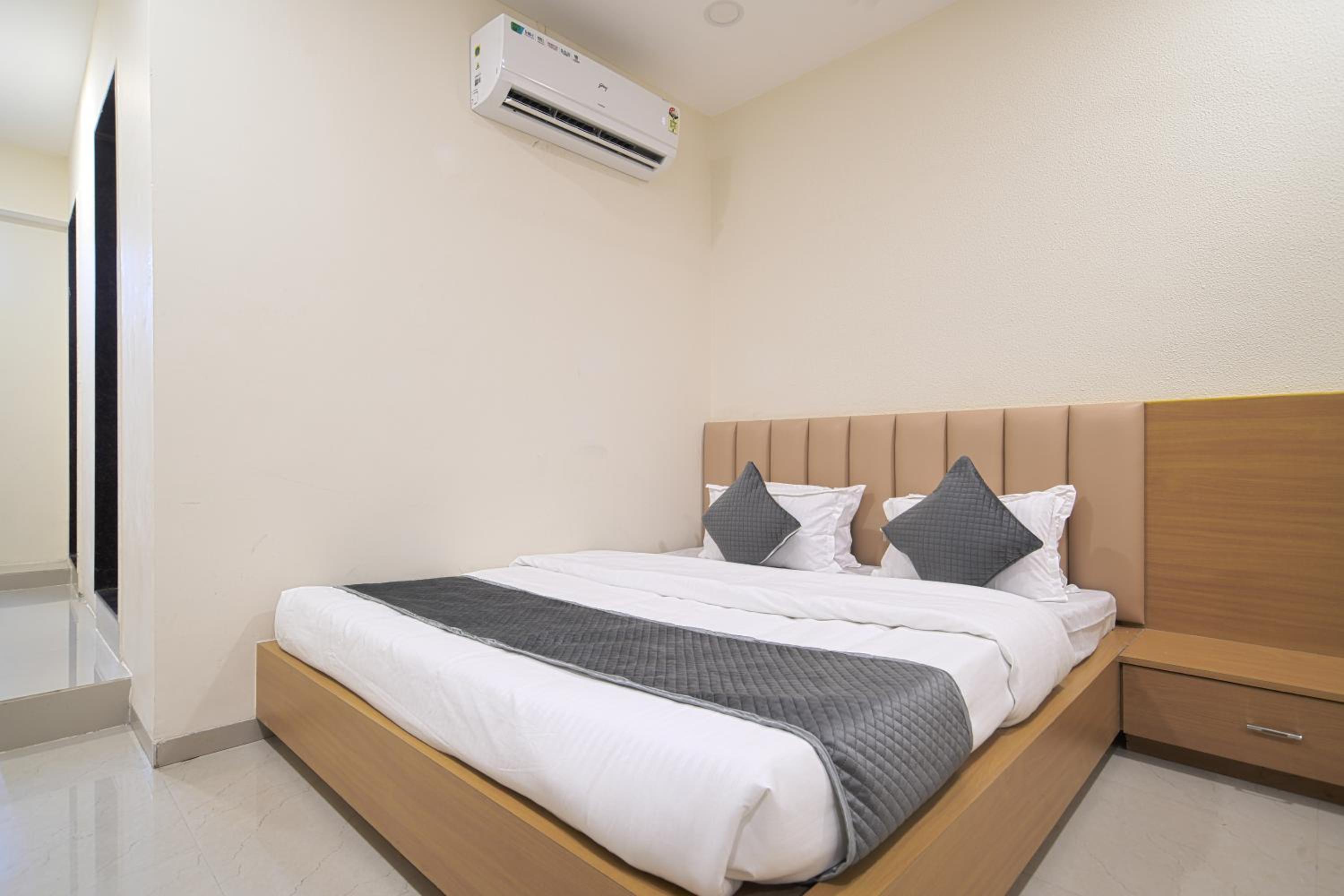 Superior Quadruple Room - Photo 2