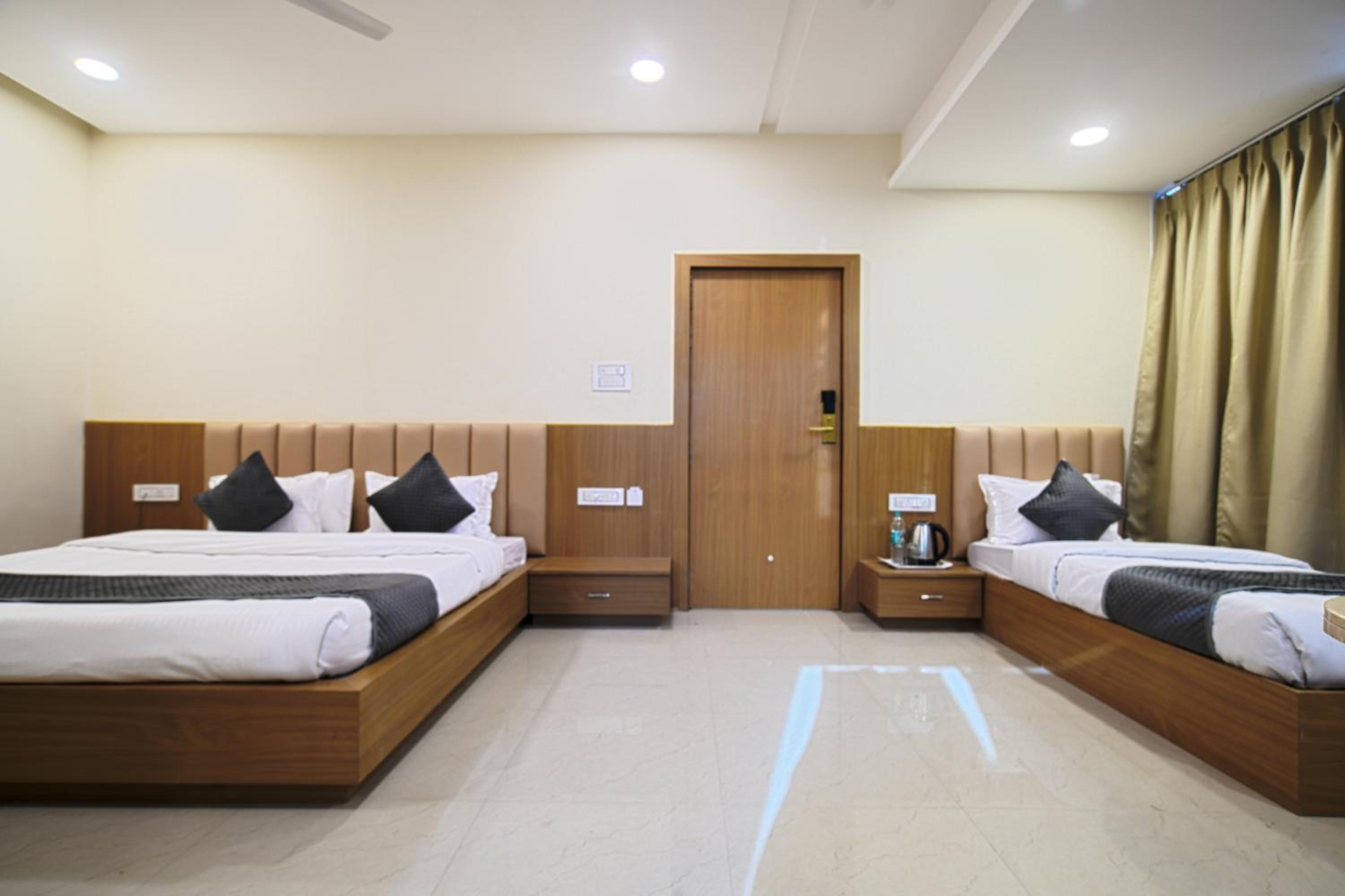 Superior Triple Room - Photo 11