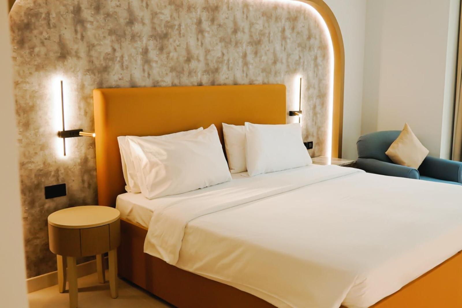 Deluxe King Room City View