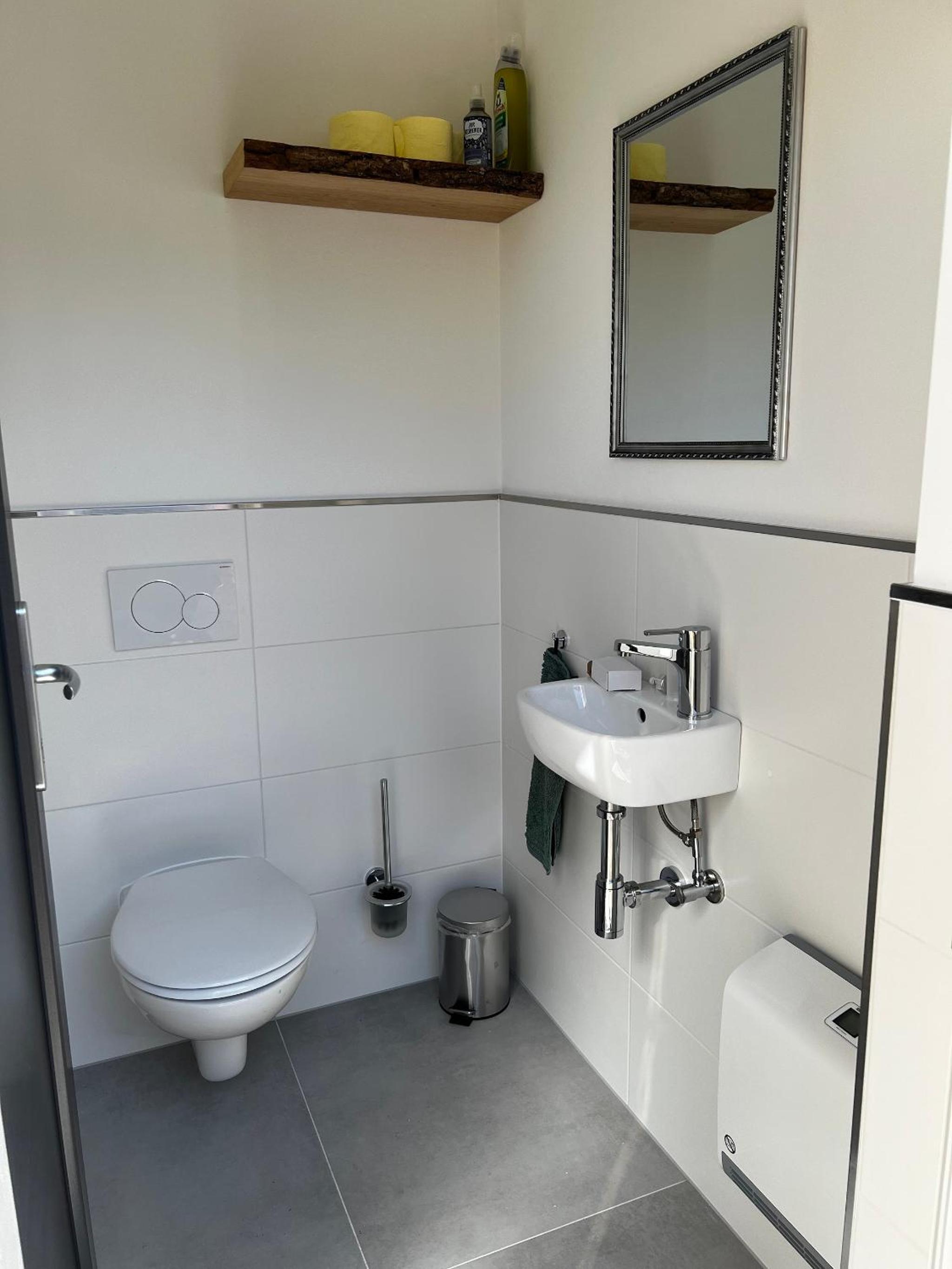 Mobile Home photo 2
