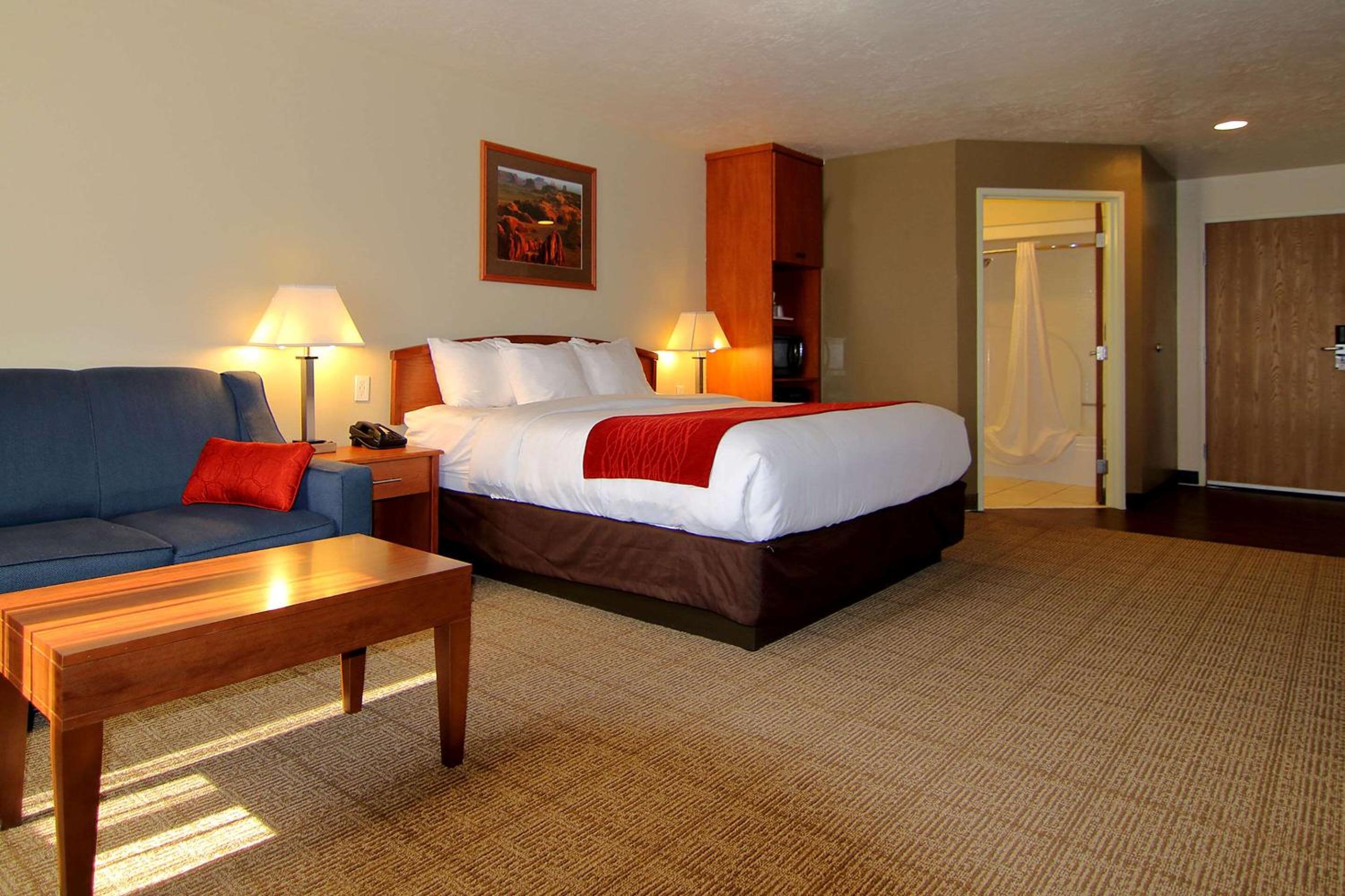 King Room - Non-Smoking - Photo 3